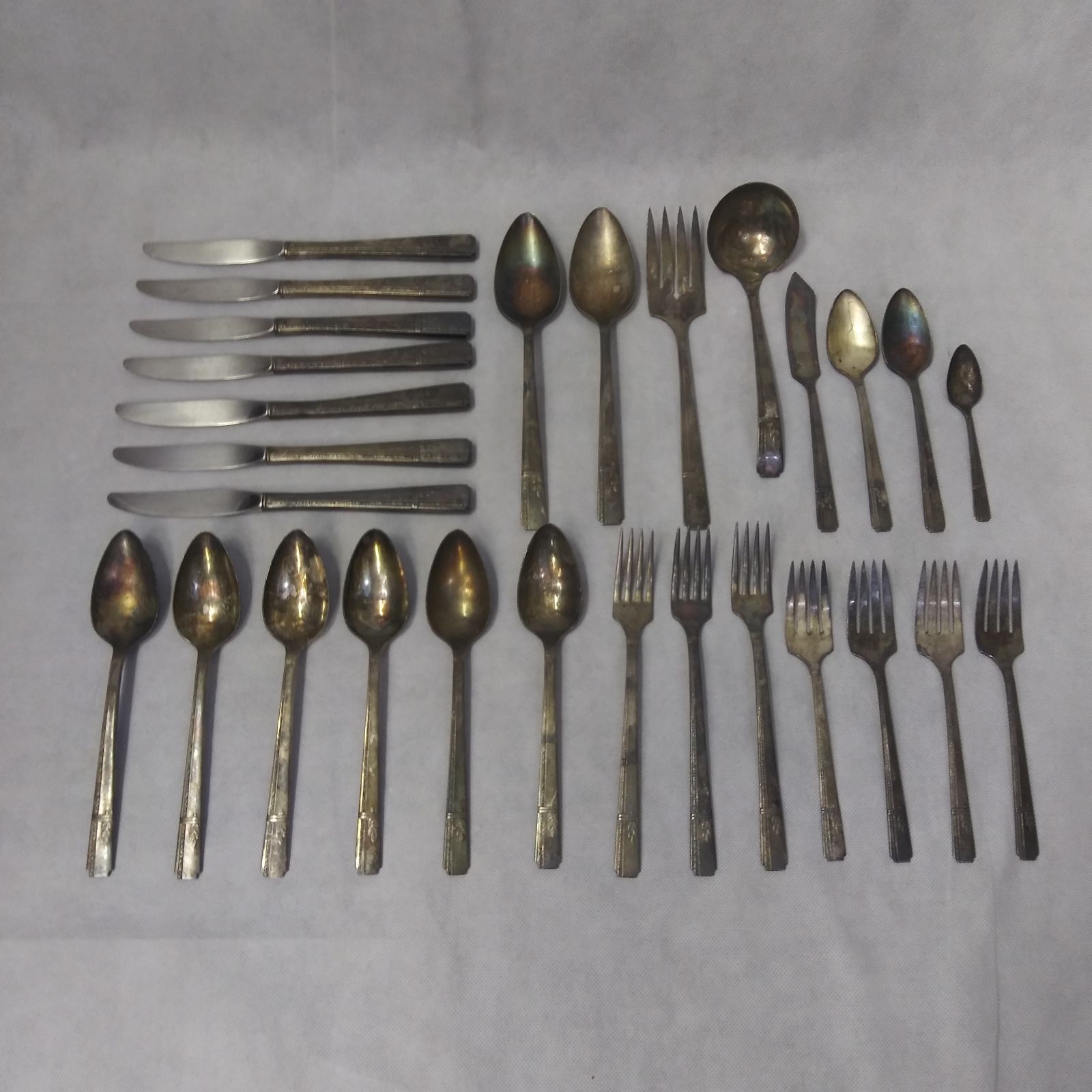 Oneida Grenoble Flatware Silver Plate 28