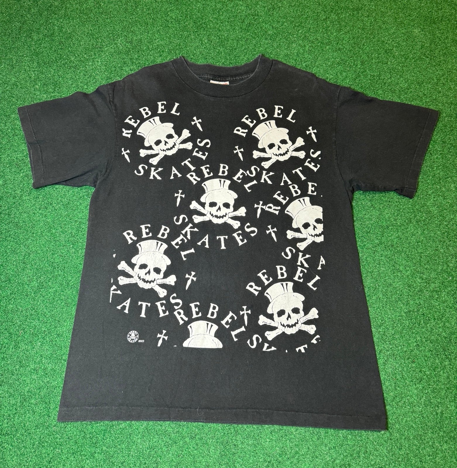 Shirt Vintage 90s Rebel Skates Skateboard Skater Skull Crossbones AOP T Shirt