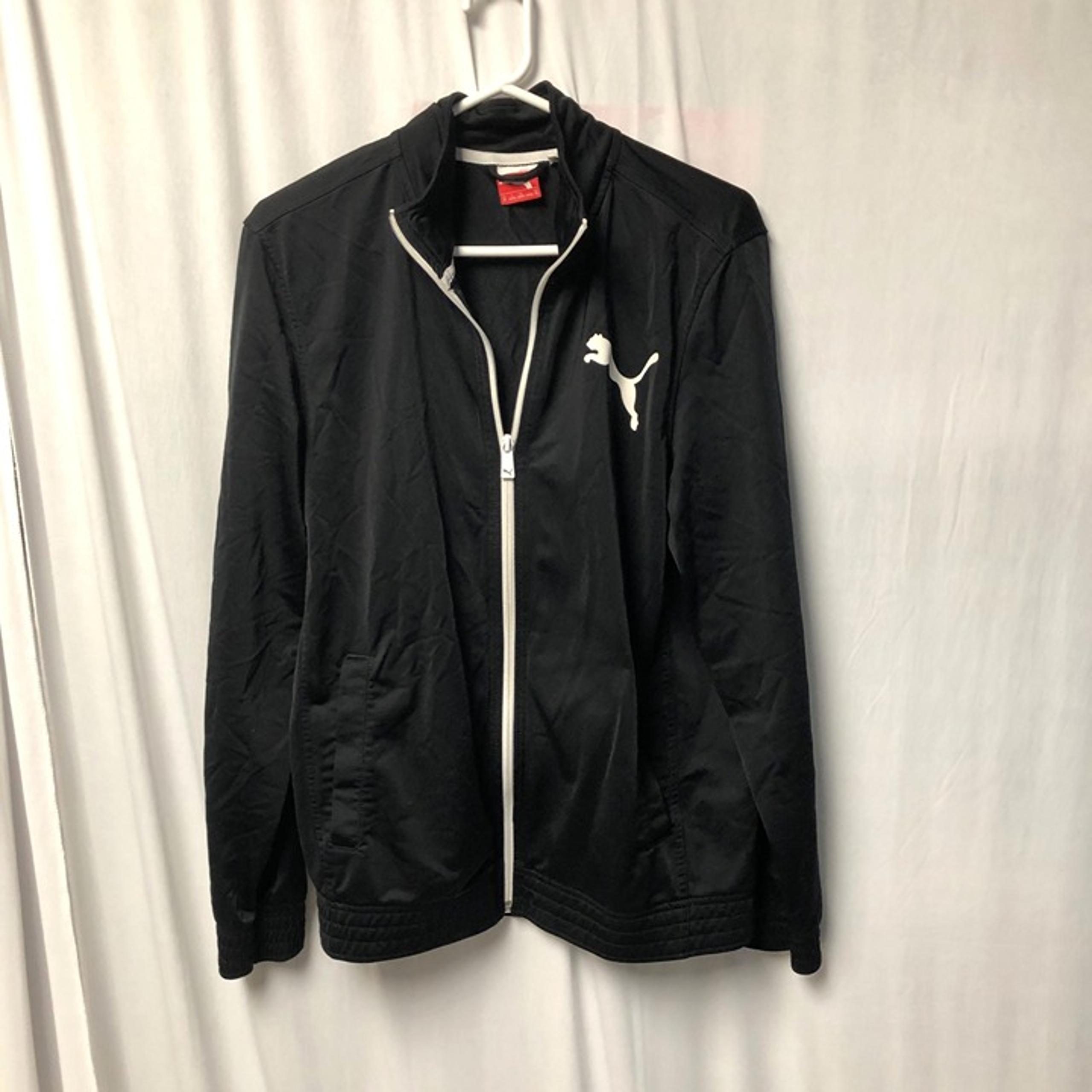 Puma Performance Jacket Mens Size Medium Black Zippered Slit Pockets Sweatshirt