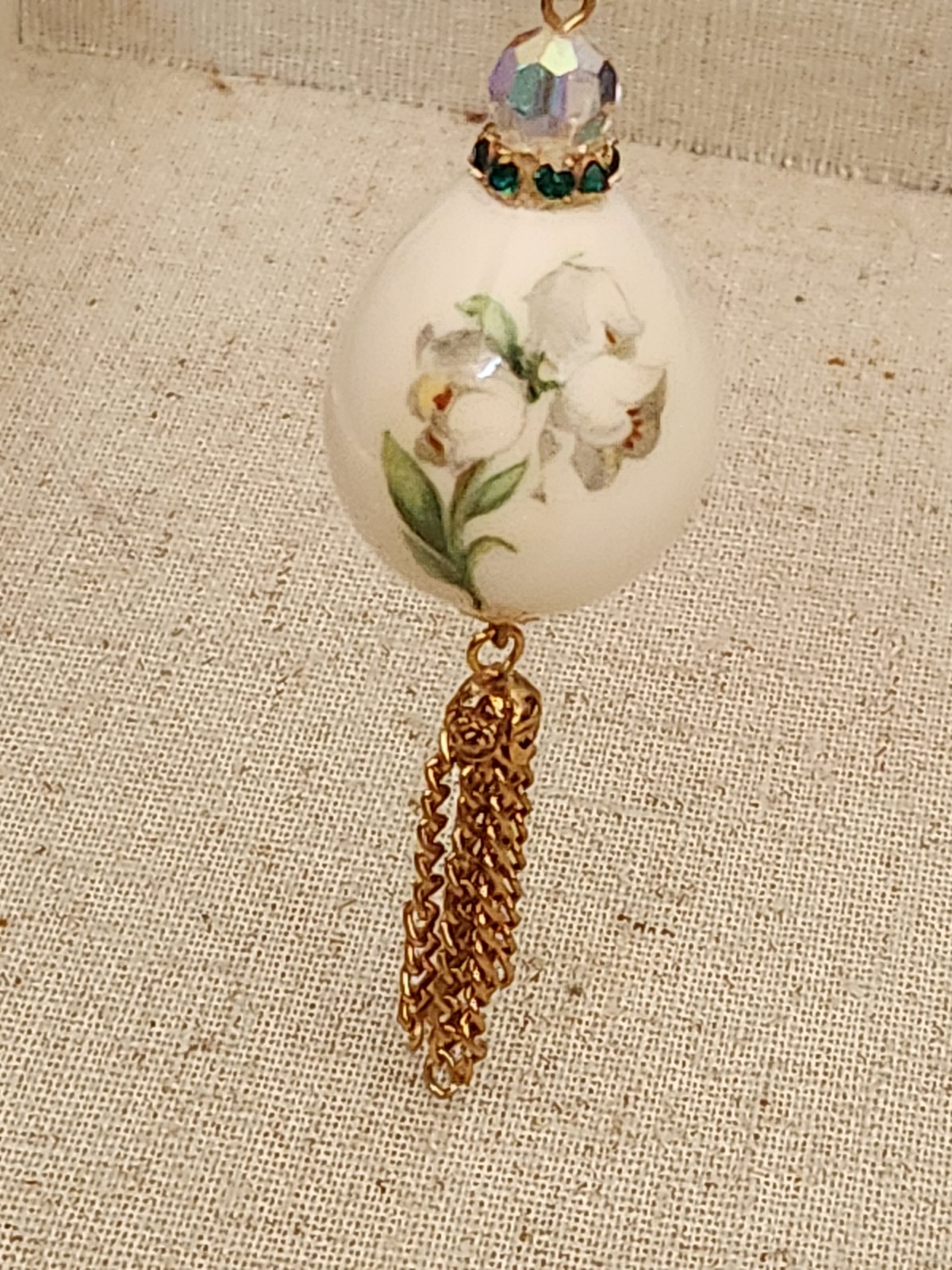 Vintage 1970s Lily of the Valley Egg Tassel Necklace