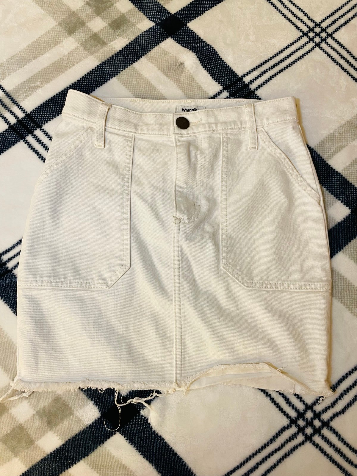 Wrangler white skirt size 26