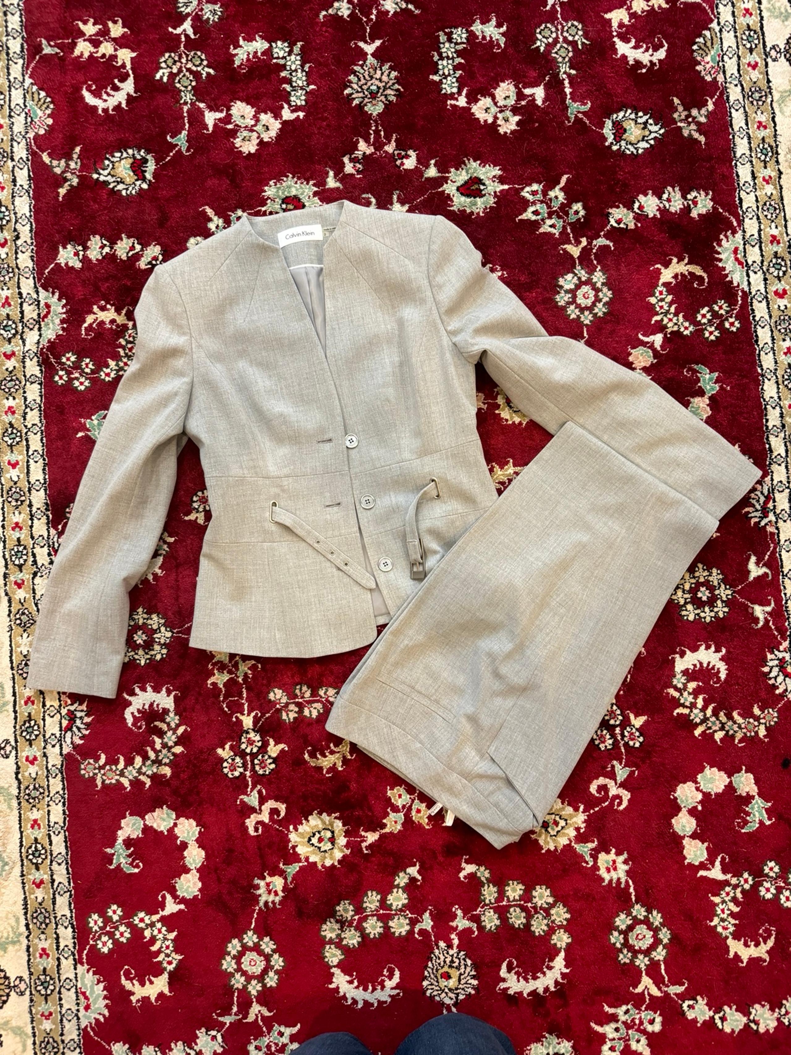 EUC women’s grey Calvin Klein suit