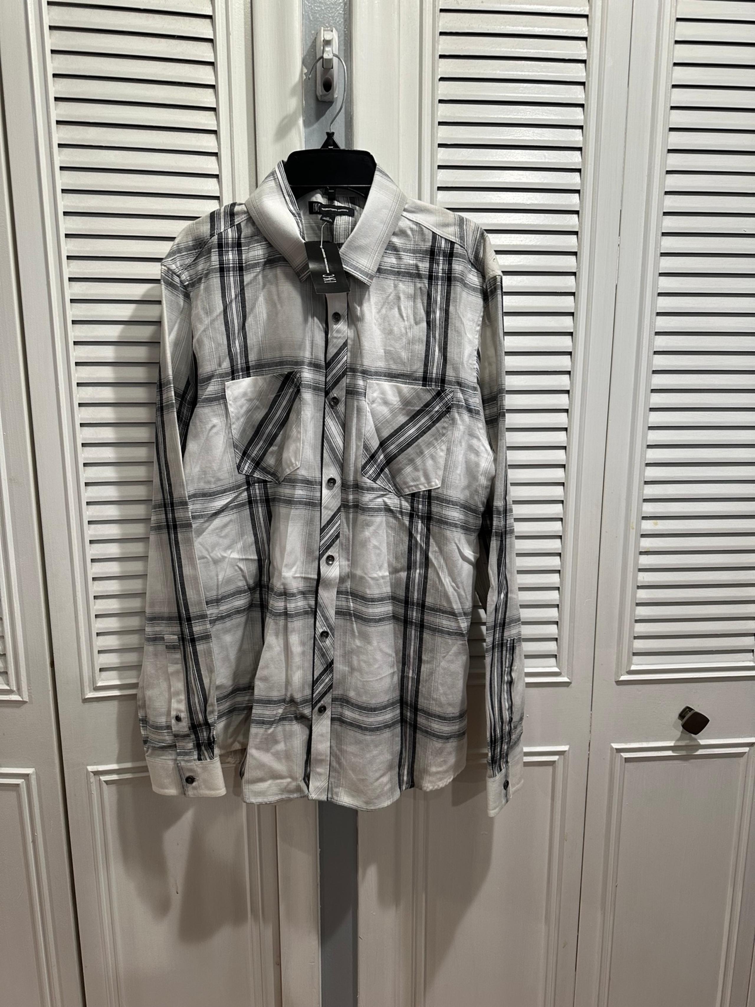 Nwt xs inc mens button shirt