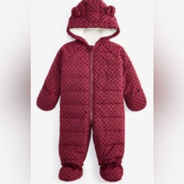 NWT Macy’s Unisex Baby Hooded Sherpa Lined Footed Snowsuit Maroon Hearts - 6-9M