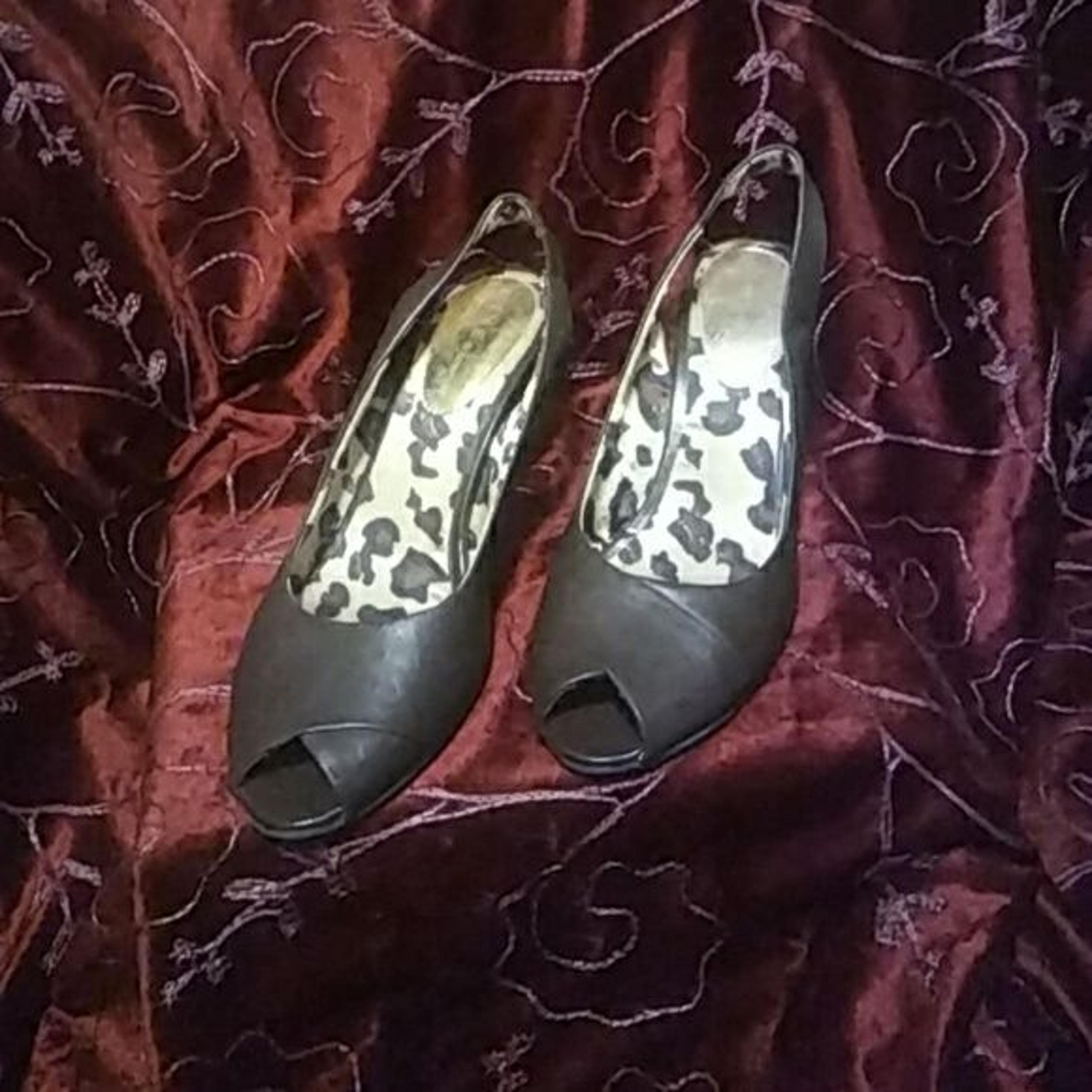 Nine & Co. Sling Back pumps