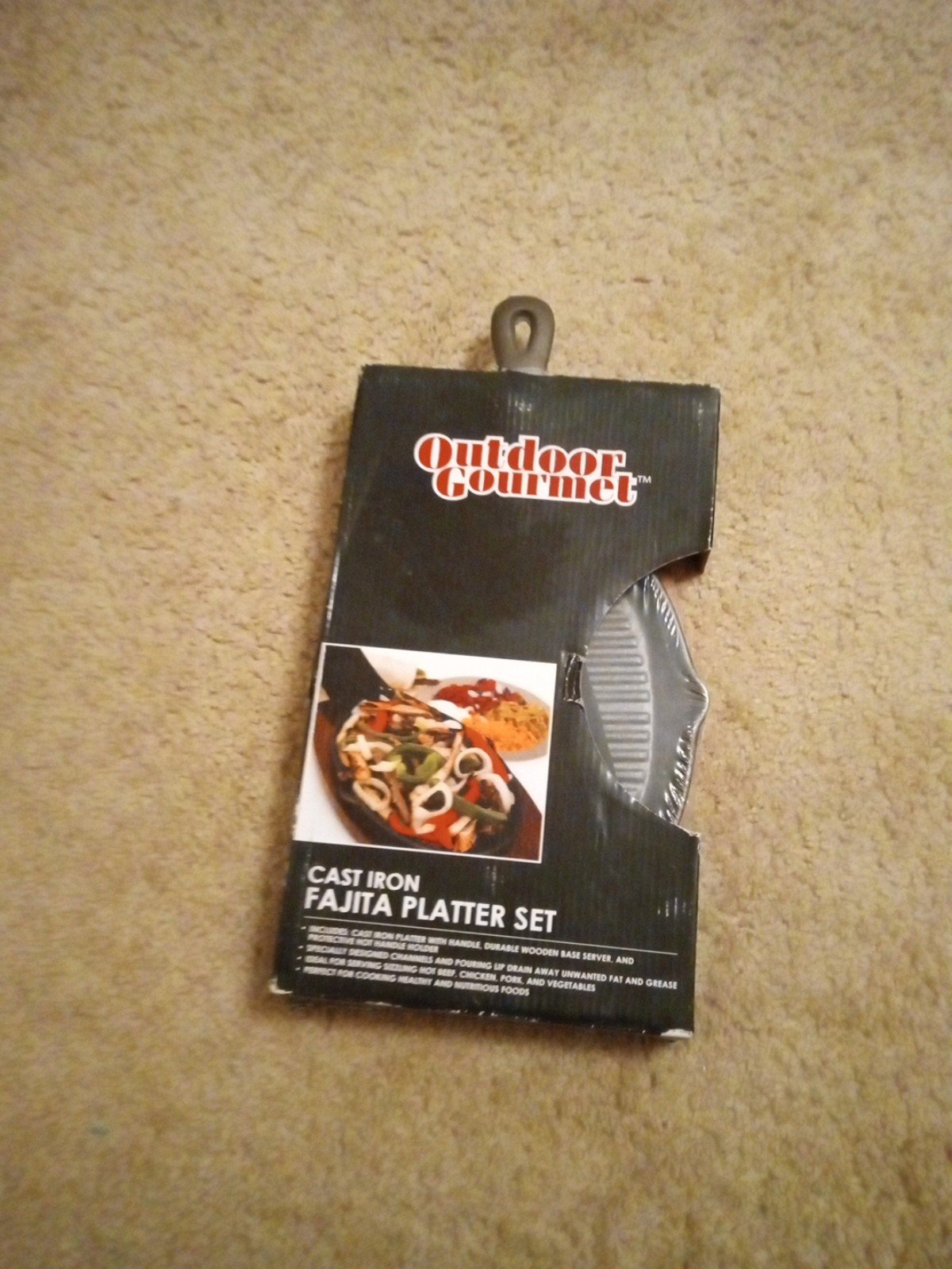 NEW IN BOX Outdoor Gourmet From Academy 10 Cast Iron Fajita Platter Set.