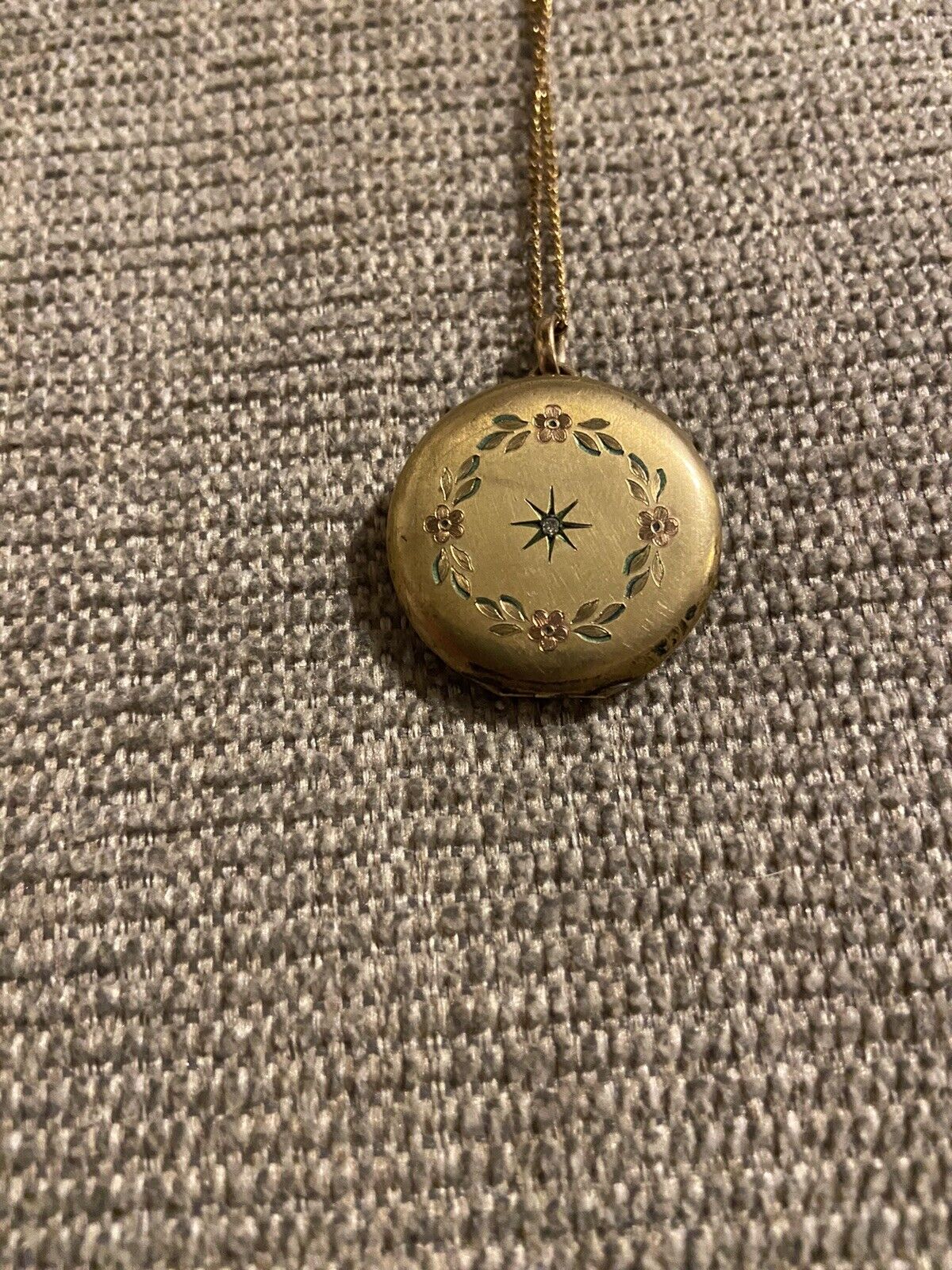 Antique Napoleon Elgin Gold Filled Locket Starburst Flower Etched Pattern