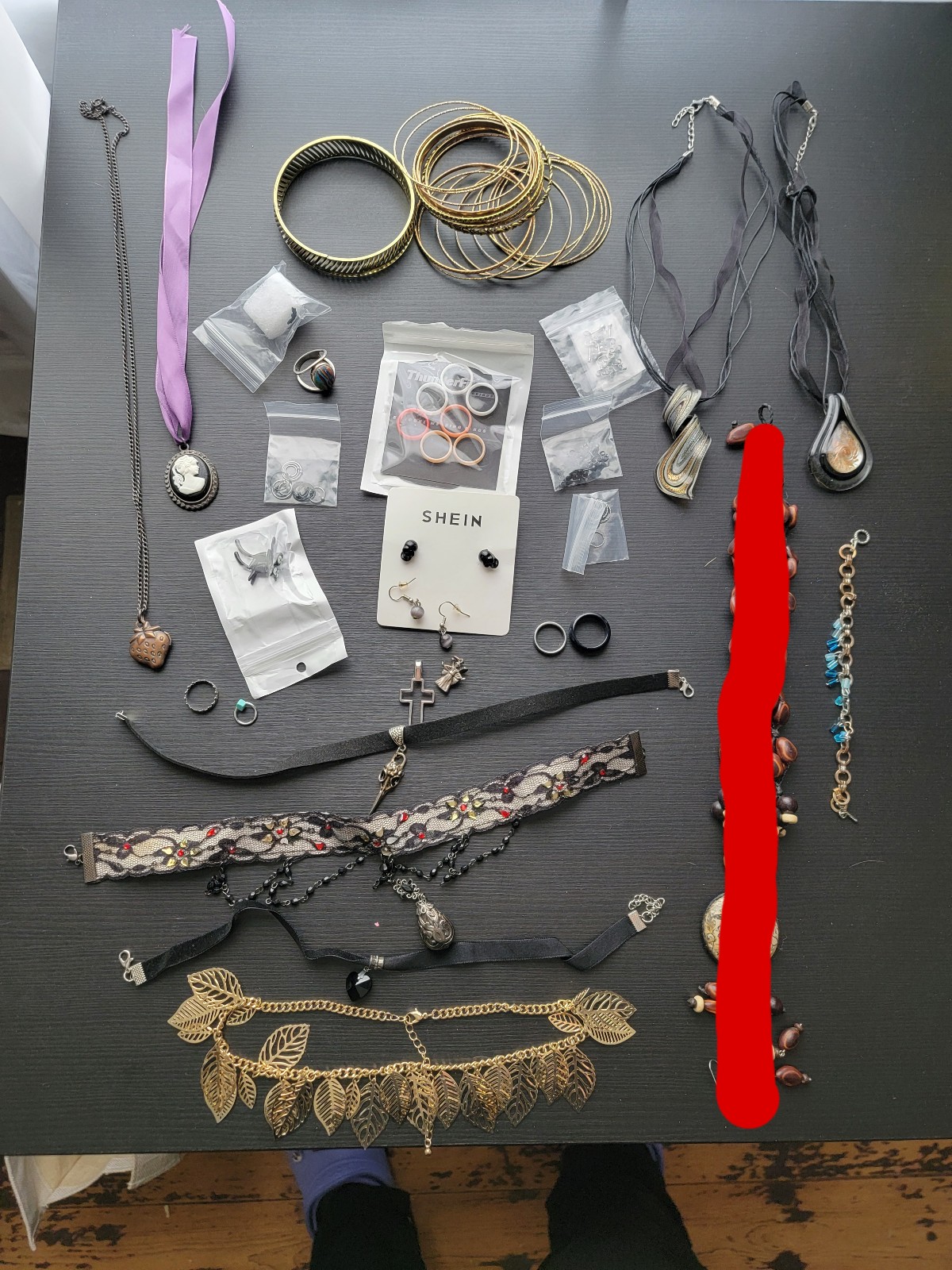 Big lot of jewelry
