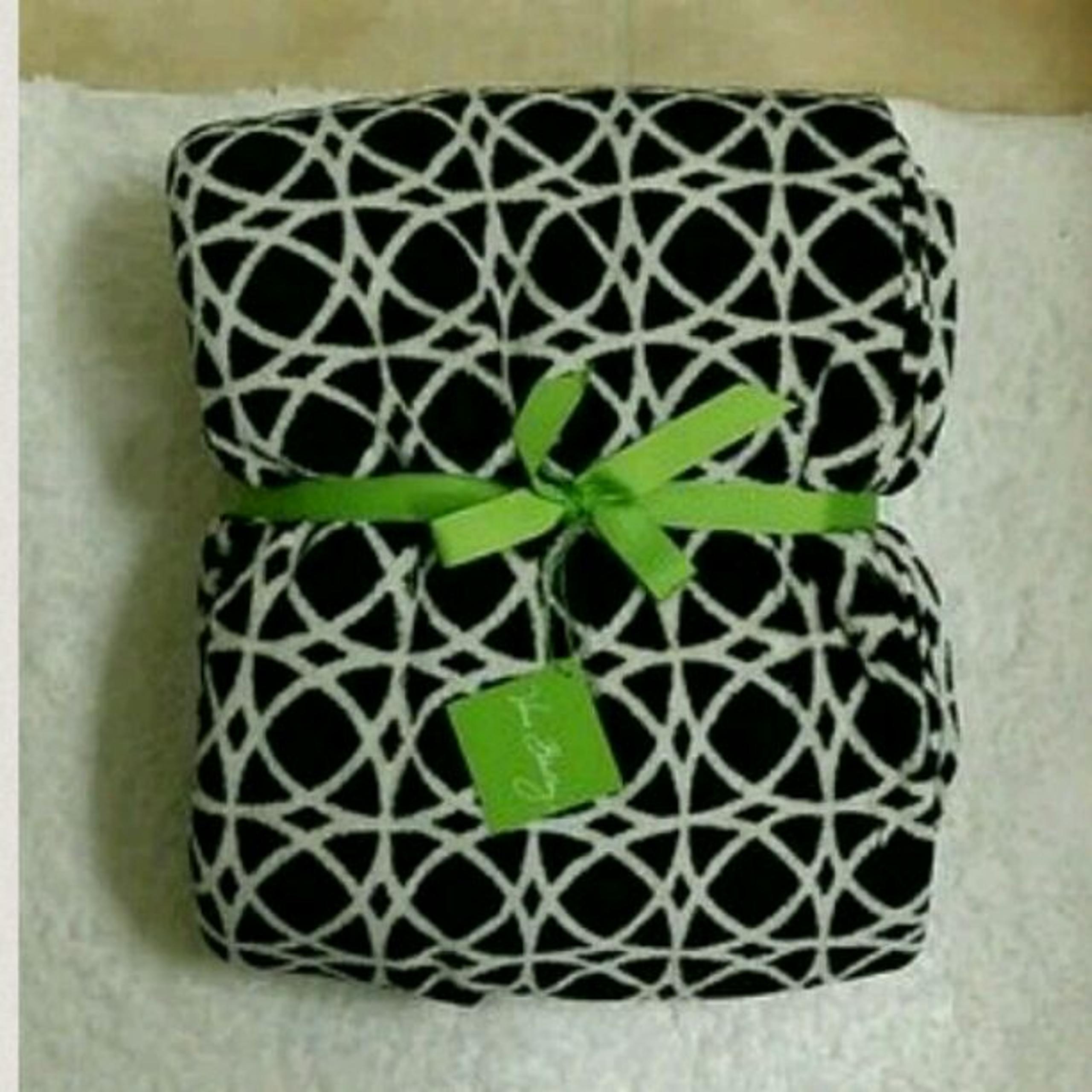 Nwt Vera Bradley throw blanket