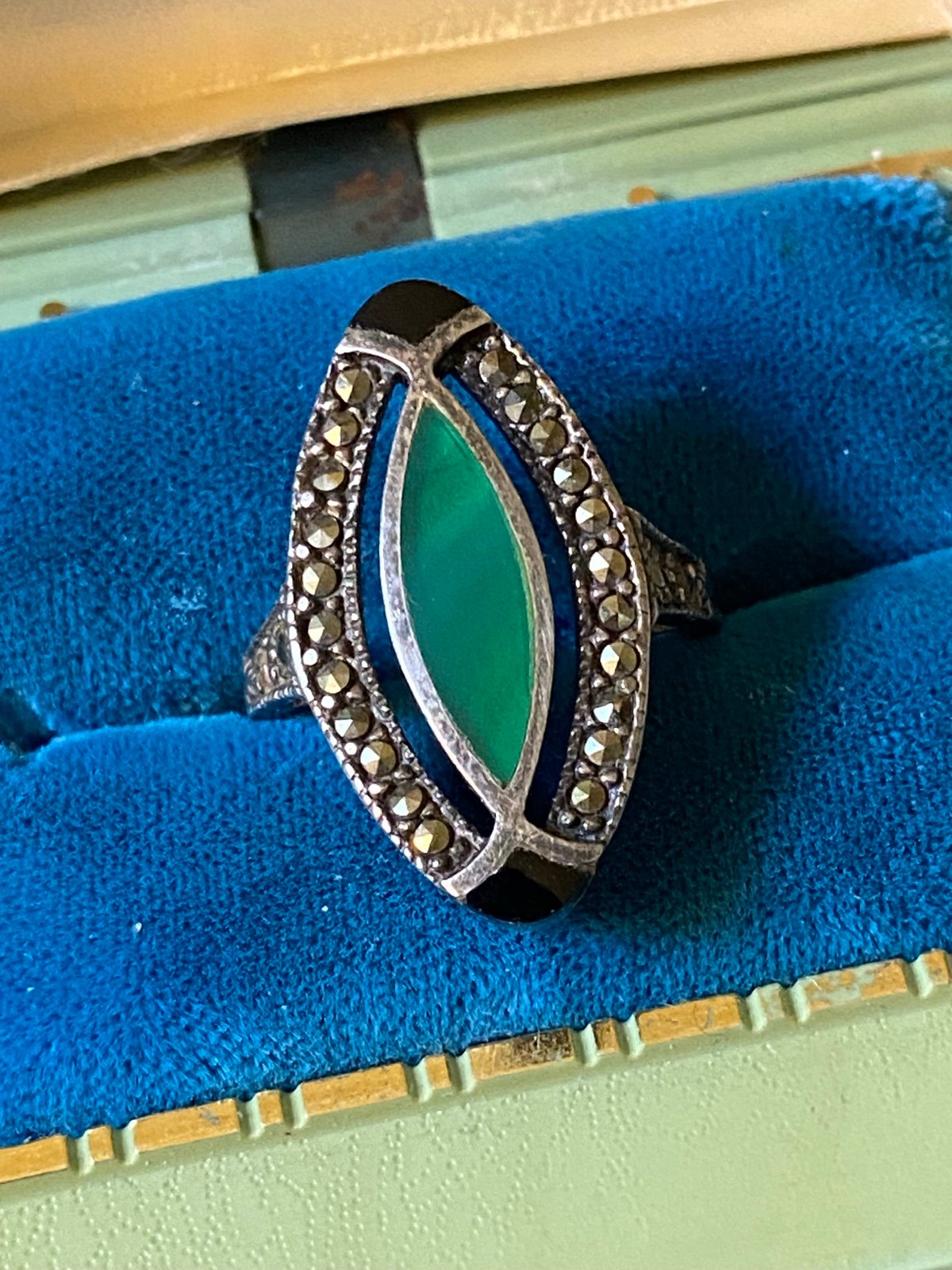 Vintage Sterling Silver Green & Black Onyx Ring 7.5