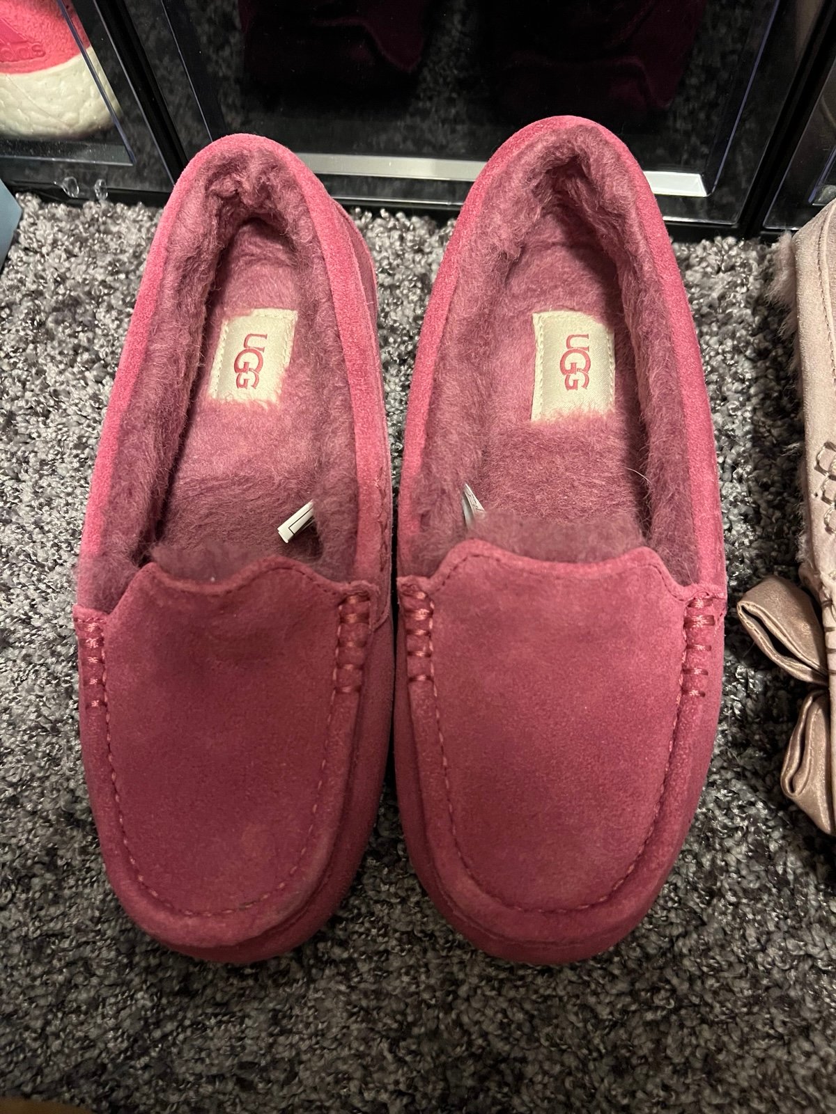 UGG slippers size 6