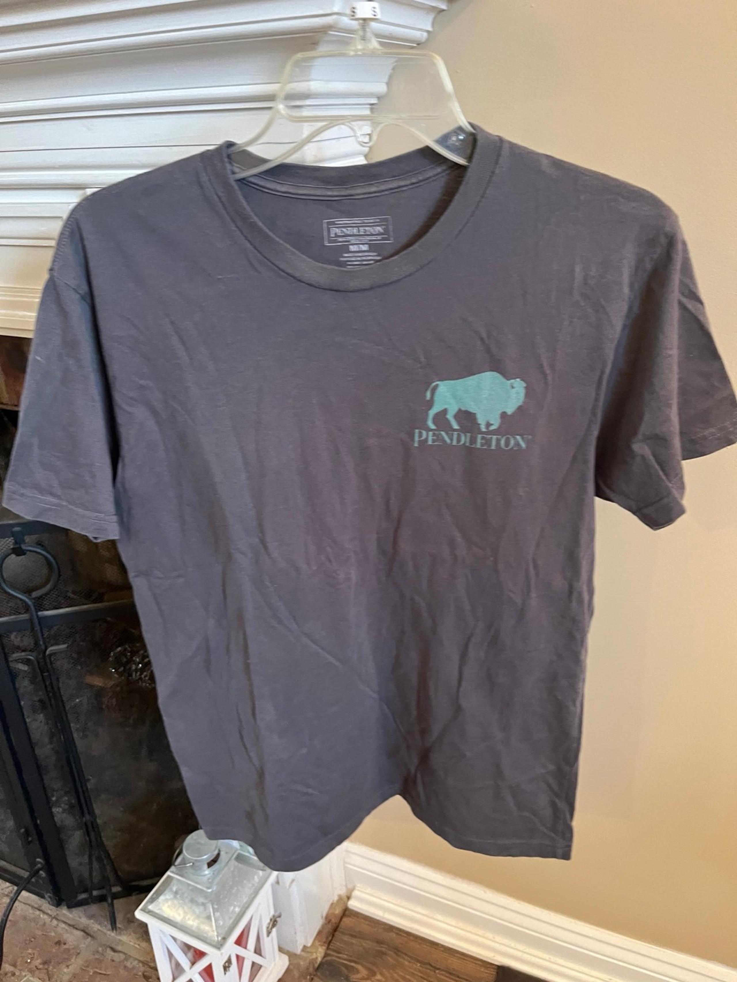 Pendleton Buffalo design T-Shirt Men’s Medium