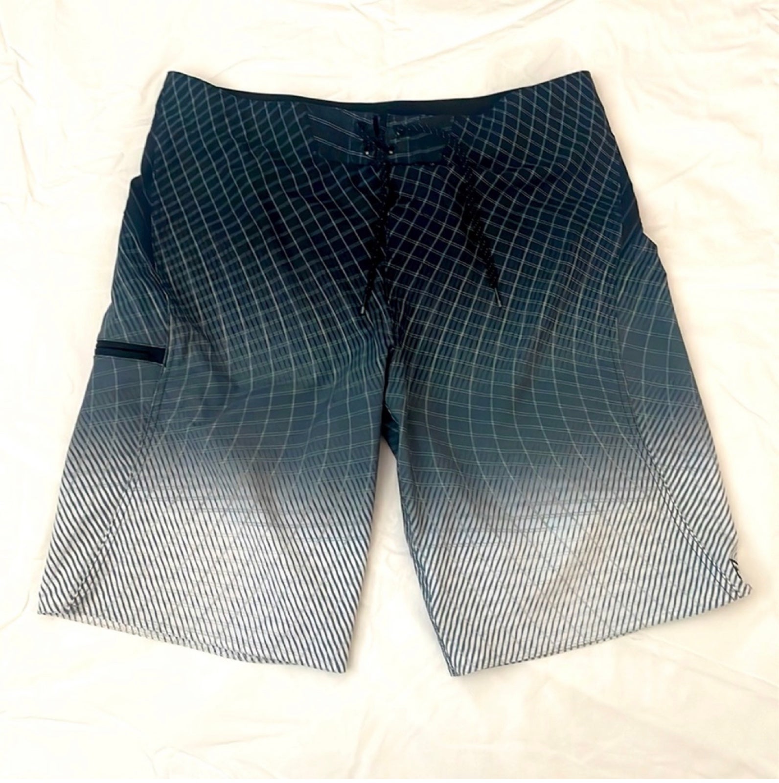 high quality genuine Billabong Board shorts size 33 Men high quality genuine Billabong Board shorts size 33 Men