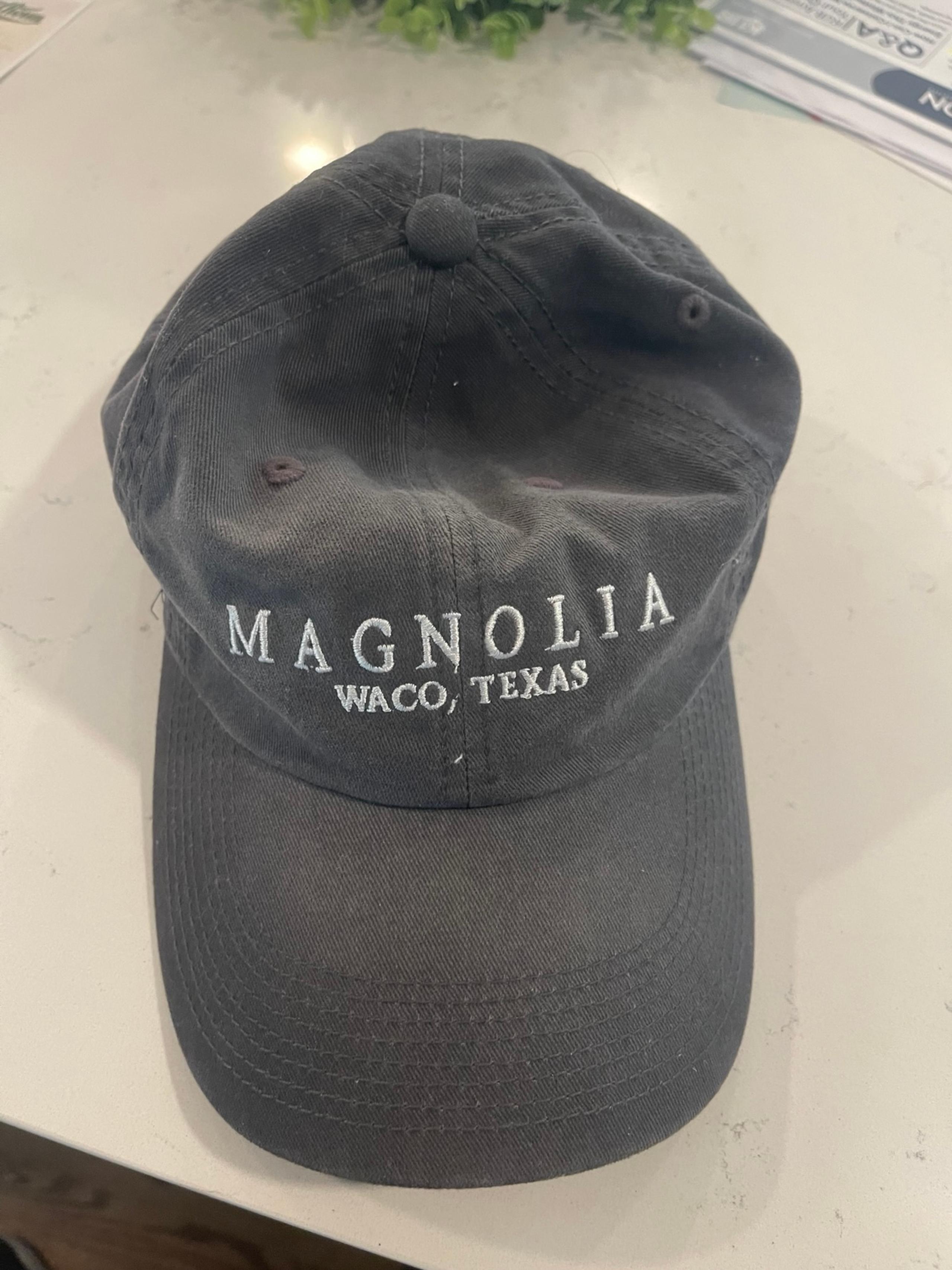 Magnolia hat
