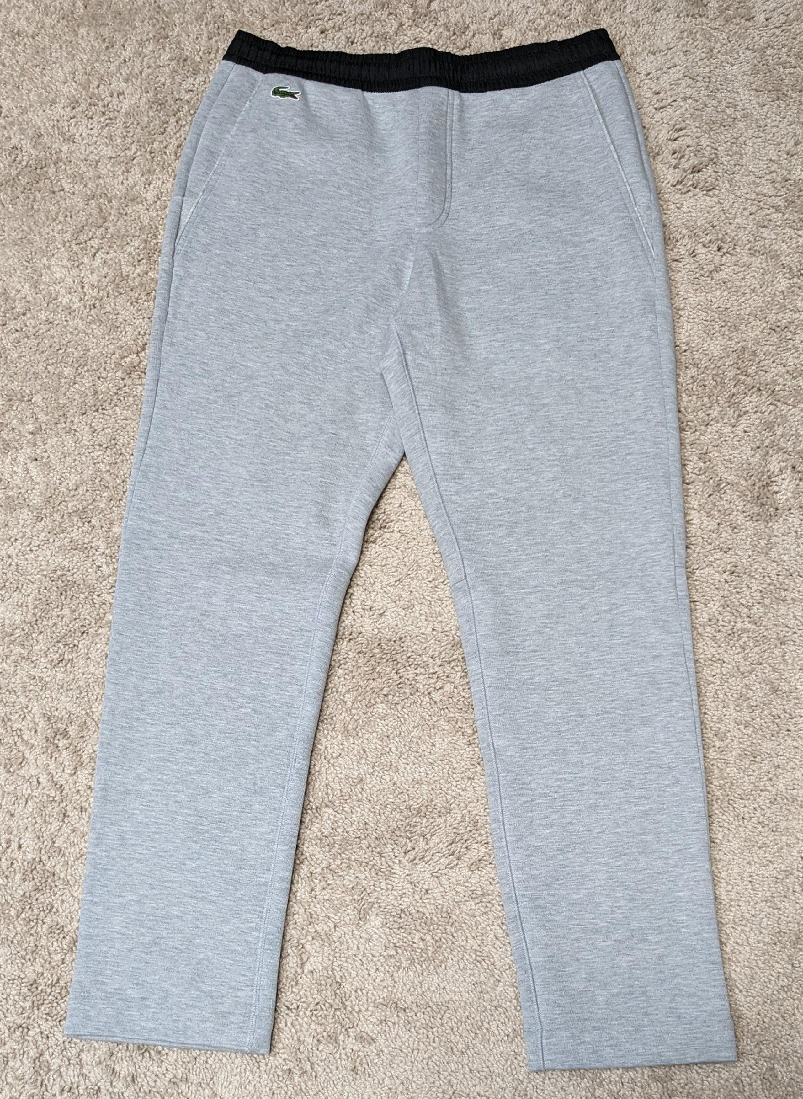 Lacoste Sport Relaxed Bottom Cropped Joggers Men Size 4 / Medium