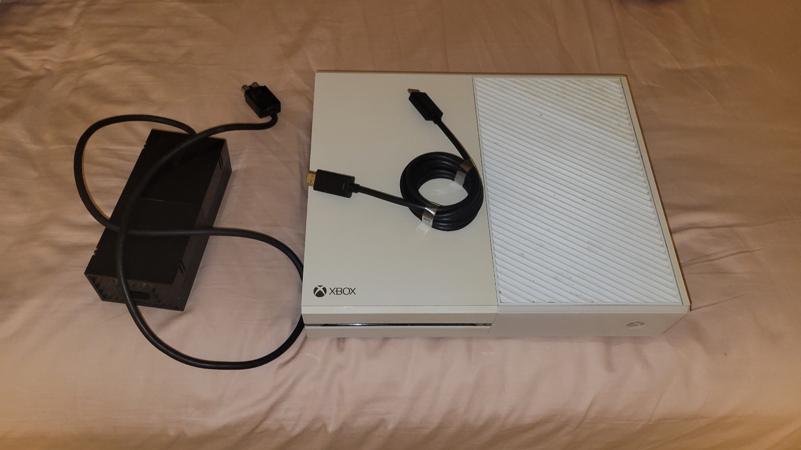 Microsoft Xbox One 500 GB White Console Black/White