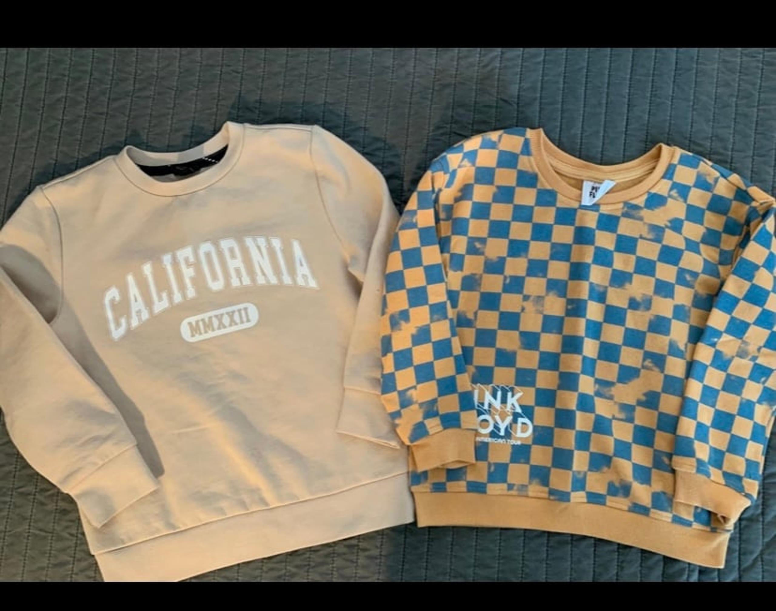 2 kids sweatshirts size 4T