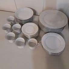 Fine China Crown Ming 38 piece
