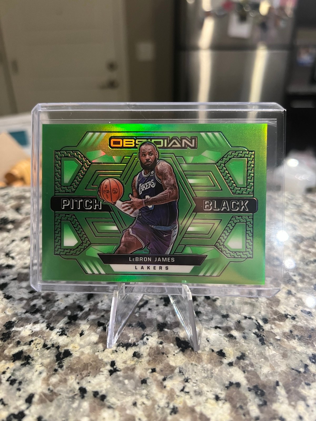 2021-22 Panini Obsidian Lebron James Green Flood Pitch Black #6 SSP