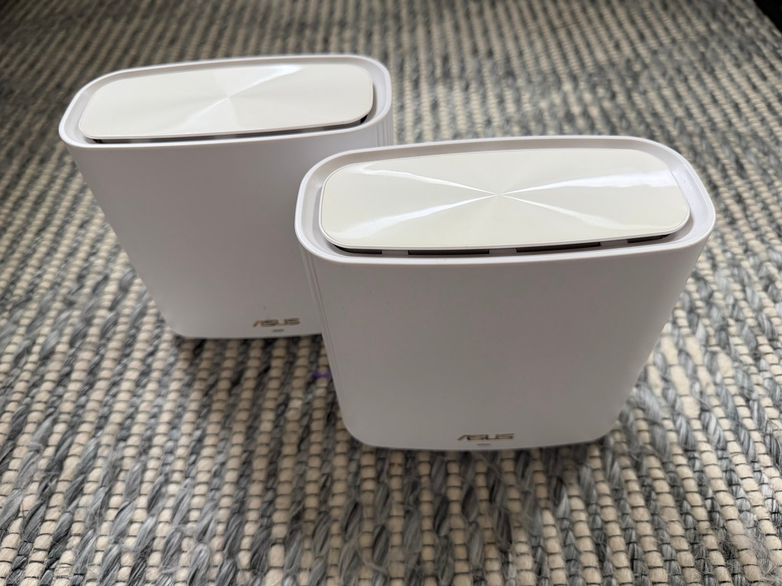 Asus ZenWiFi - XT8 - WiFi 6 Triband Mesh Router System