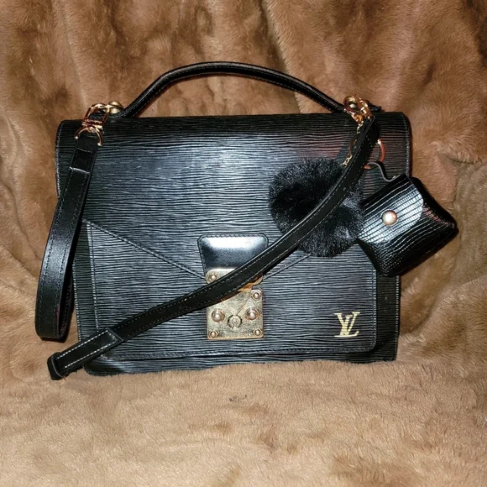 Louis Vuitton Monceau Vintage Epi 26 Noir Gold Leather Cross Body Bag Authentic