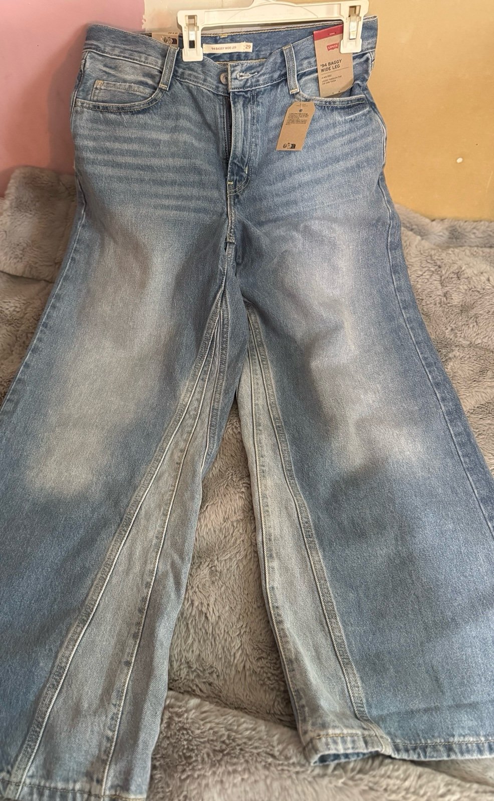 Women’s 94 baggy wide leg Levi jeans