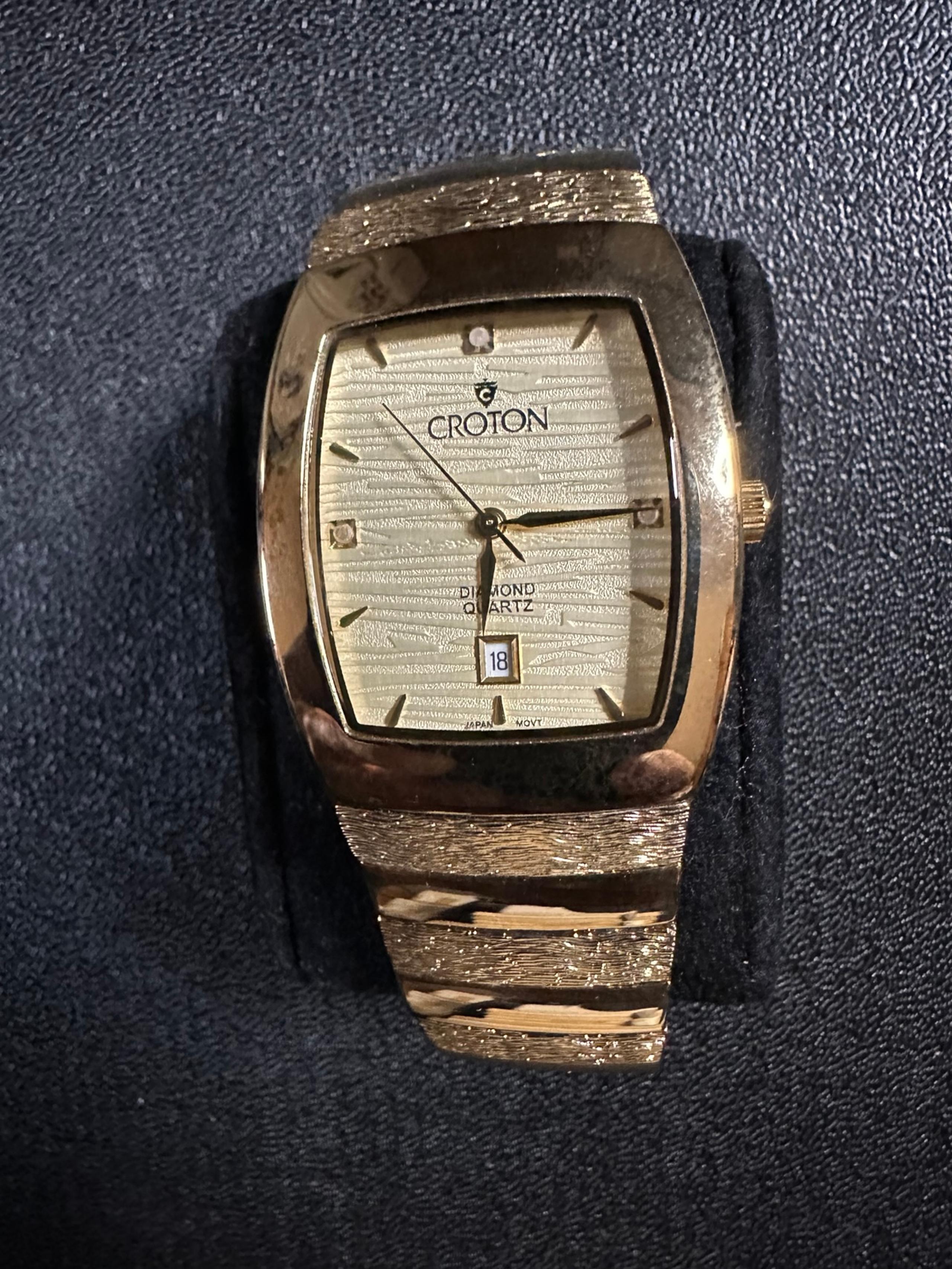 Gold Croton Diamond Quartz Watch – Textured Band – Model CN307323