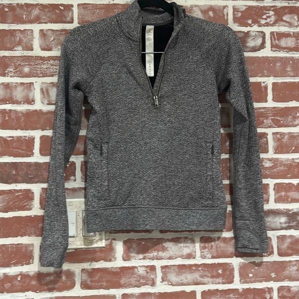 Lululemon Engineered Warmth Half Zip Jacket Size 2 Womens Graphite Grey/White