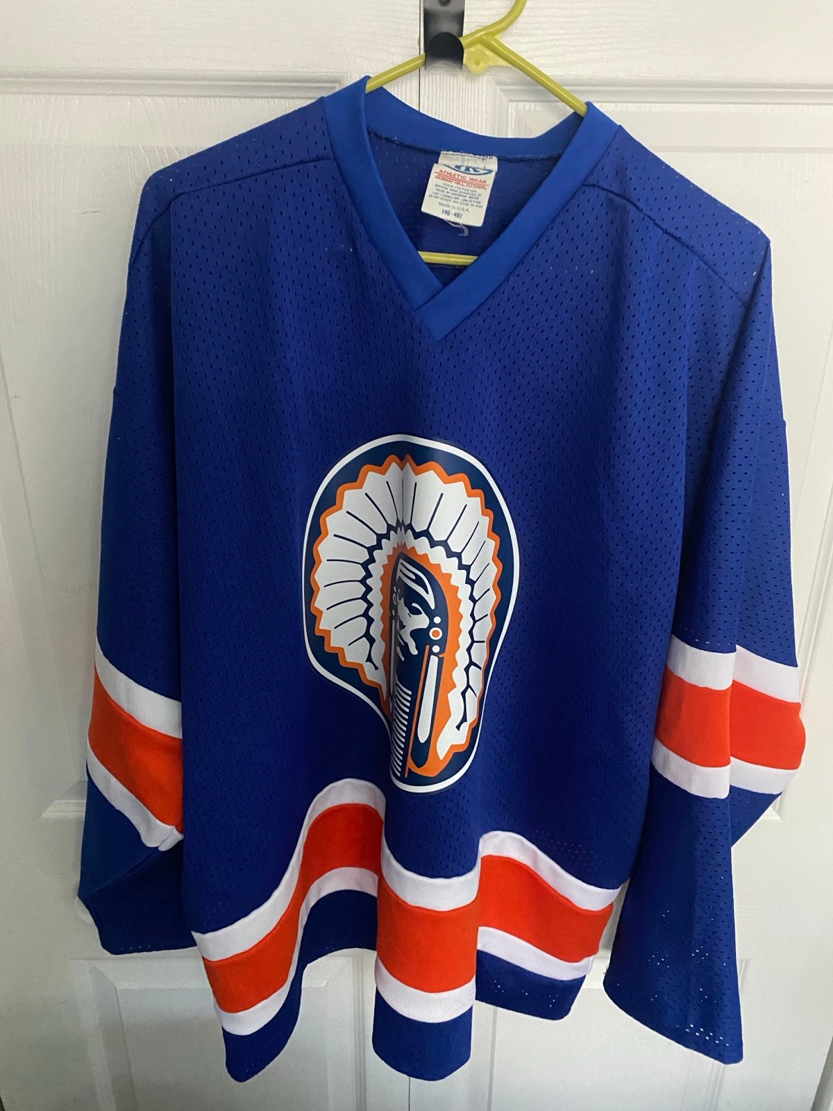 University of Illinois Hockey Jersey Large Men’s NCAA Big Ten Home Sweater Men’s