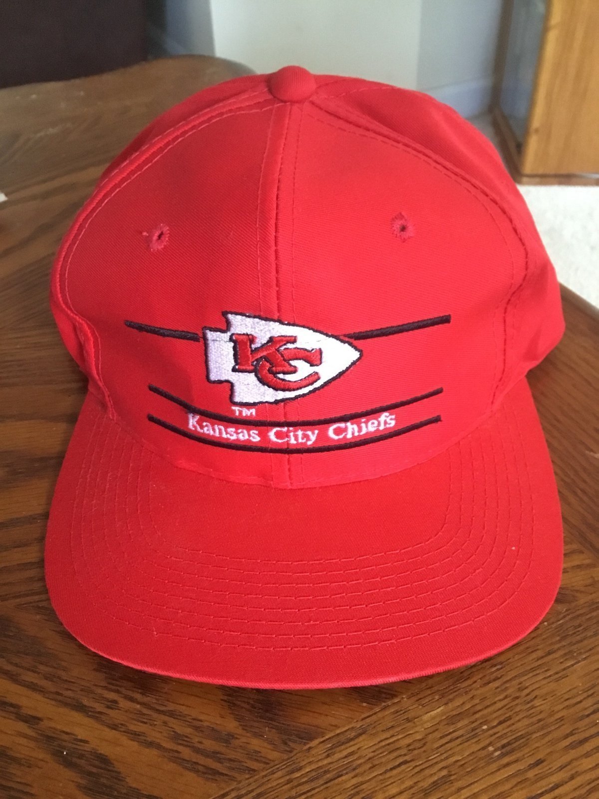 Vintage 1990s Split Bar Kansas City Chiefs Snapback hat (Shipped in a Box)