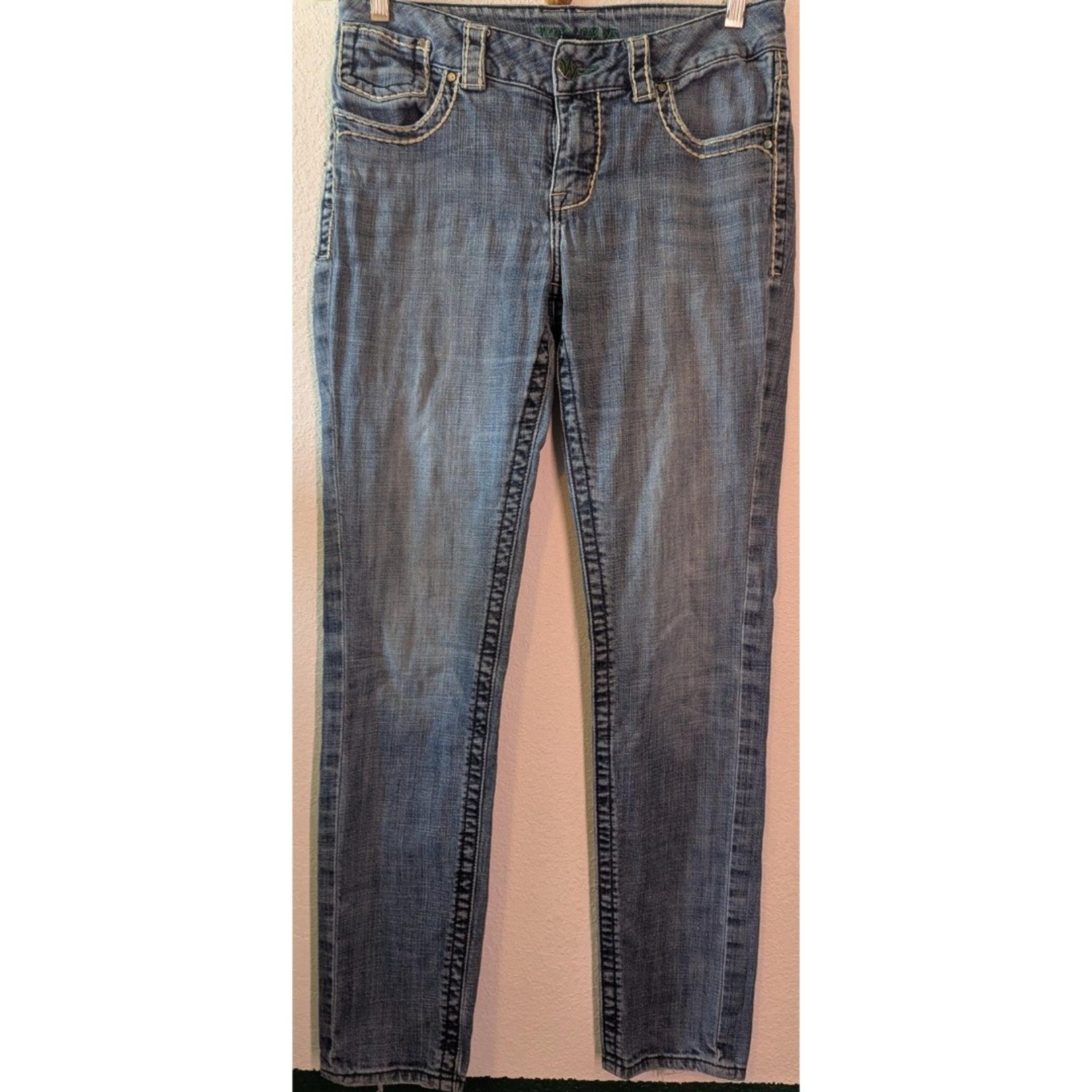 Worn Woman's Size 6 (24x31) Medium Wash Flap Pocket Bootcut Denim Jeans (646)