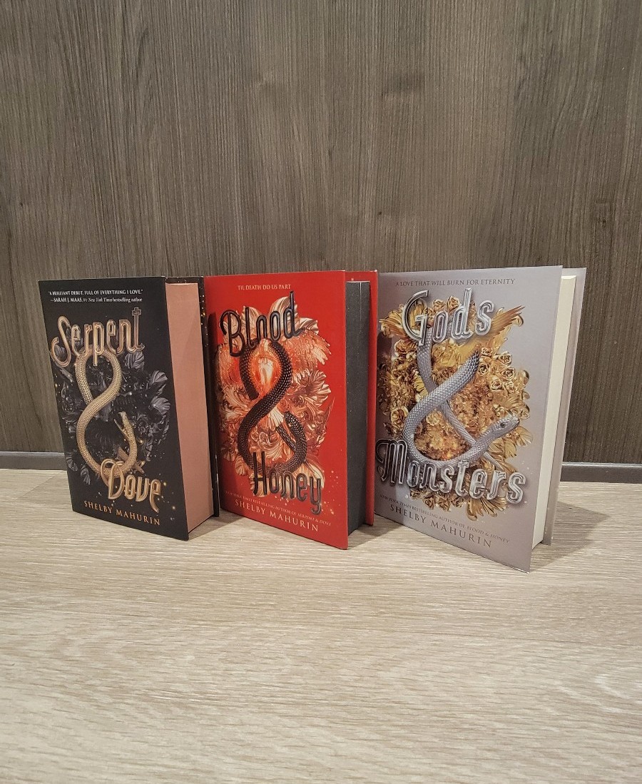 FAIRYLOOT  Serpent & Dove Trilogy set