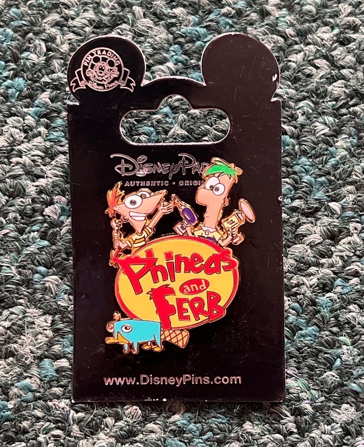 AUTHENTIC DISNEY PIN PHINEAS AND FERB LOGO WITH PERRY THE PLATYPUS AGENT PINS