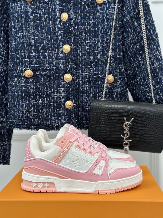 Women's shoes