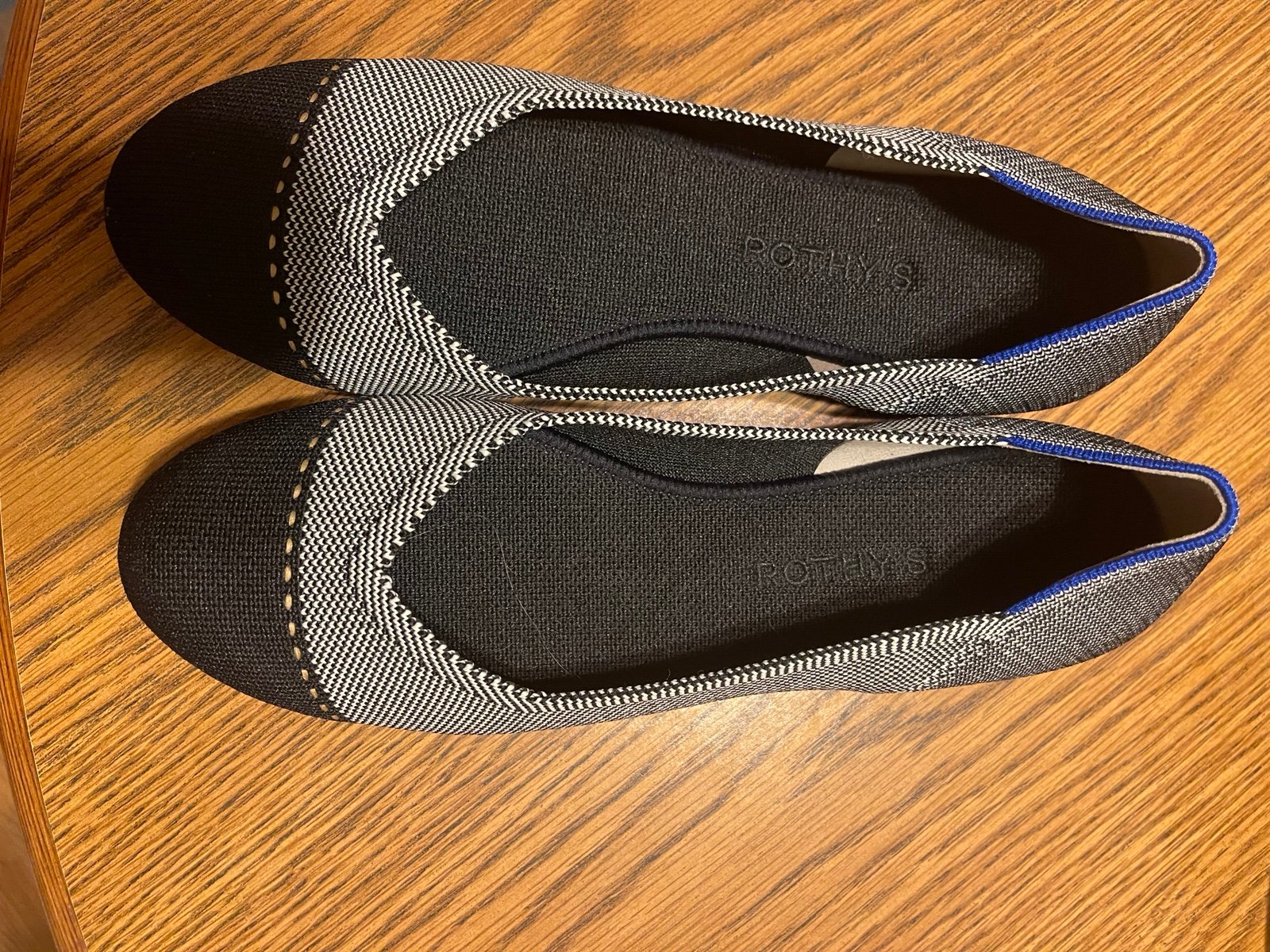 rothys round toe flats