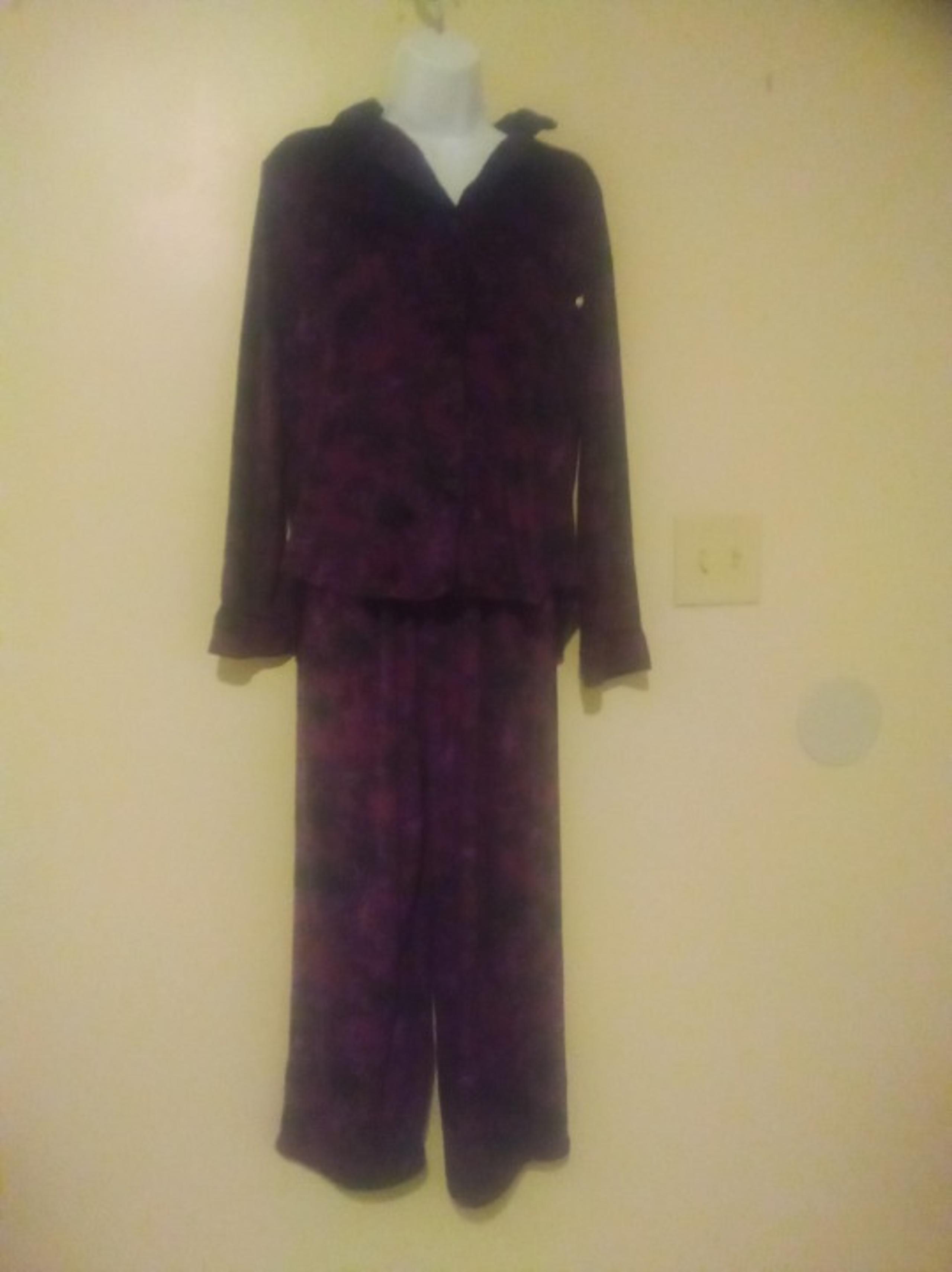 DKNY Velvet/Velour Pajama Set Monochrome Plum Purple Floral