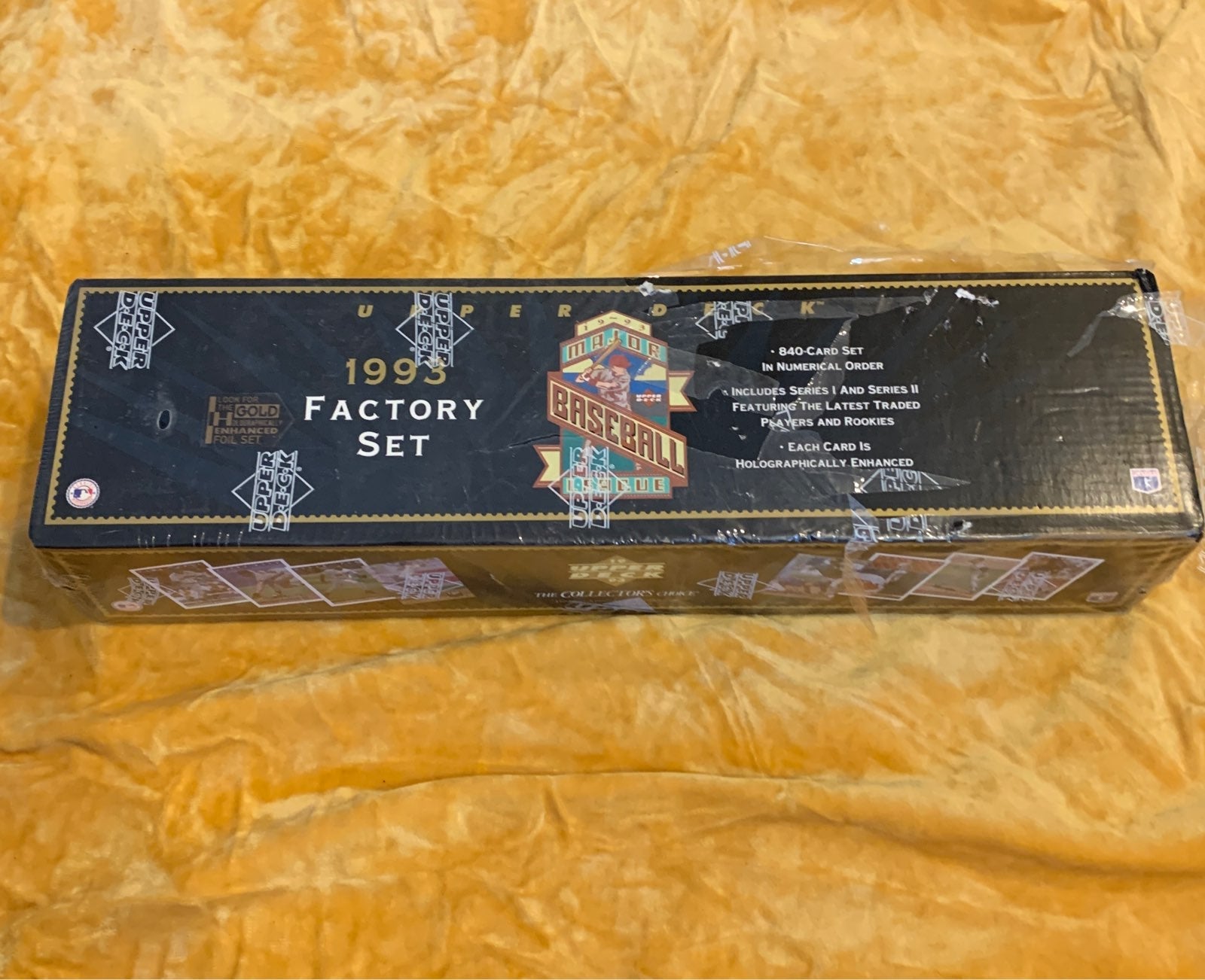 93 Upper Deck Baseball Cardset Possible Derek Jeter Gold. PACKAGING IS DAMAGED