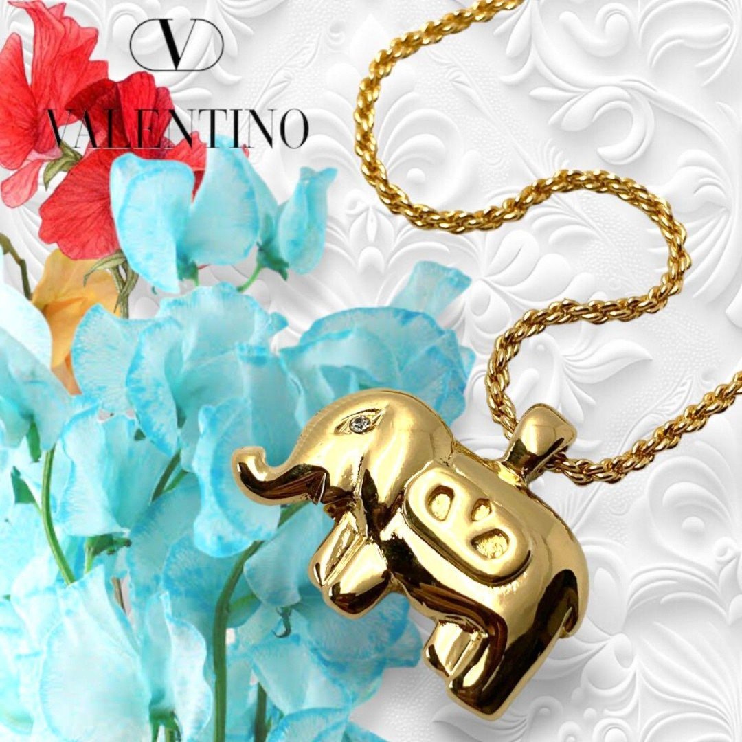 Valentino [Authentic] Gold Elephant & Rhinestone Charm 16 Necklace, VGUC VTG