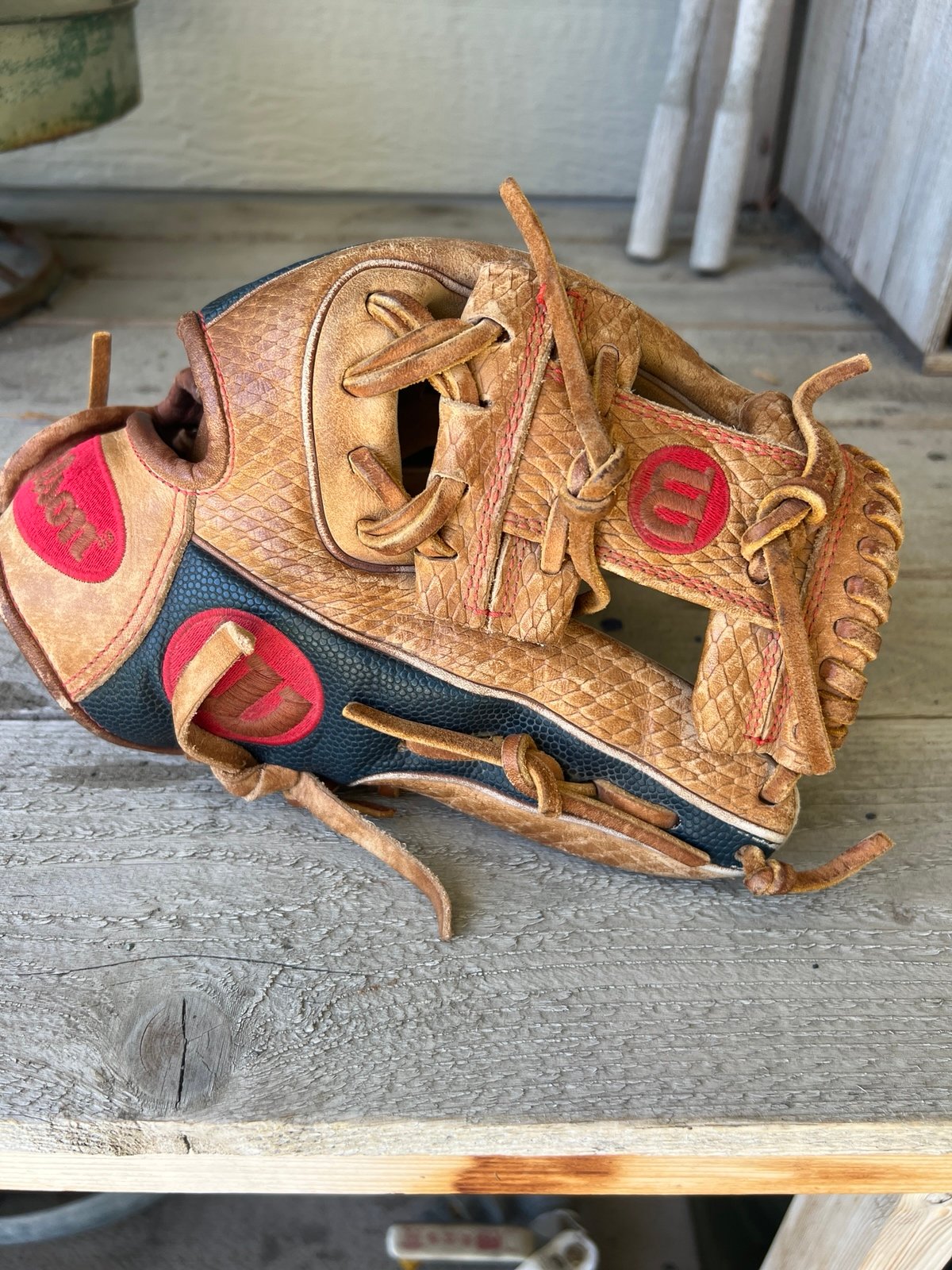 A2000 Custom 1786 Pedroia Fit Wilson Baseball Glove