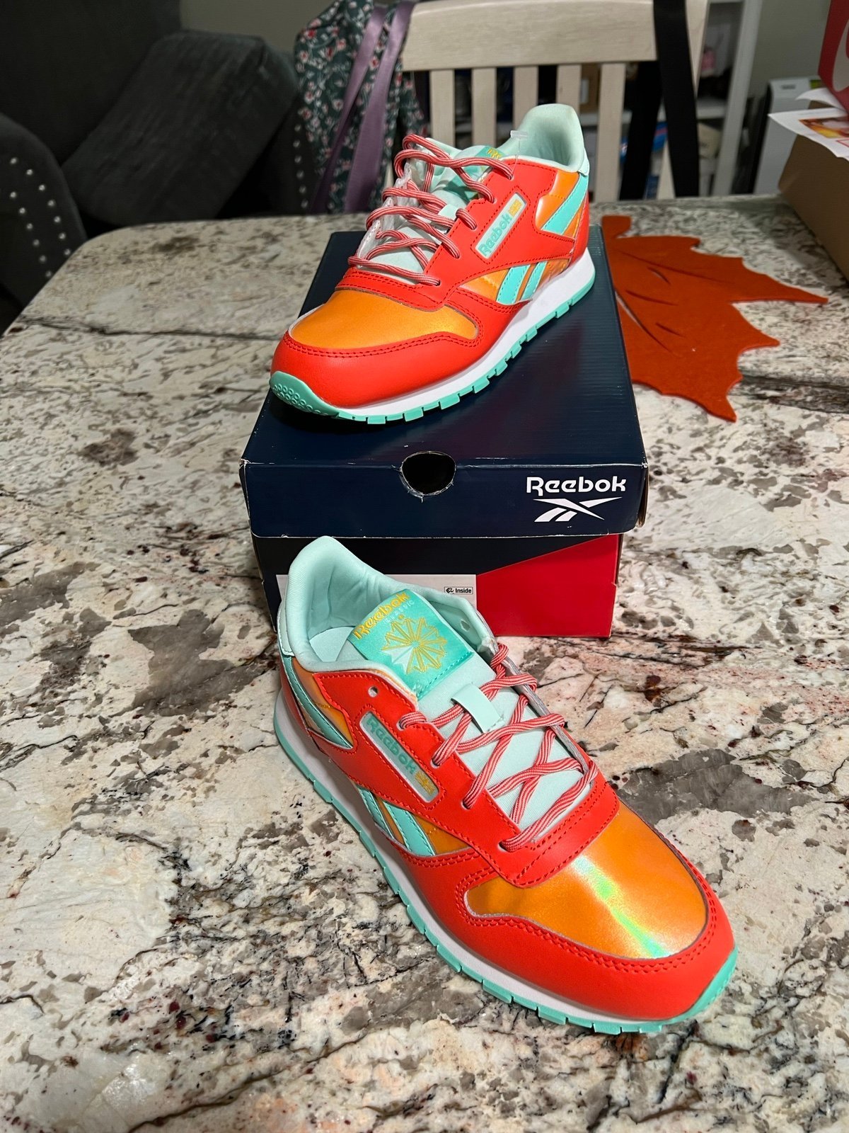 Reebok Unisex-Child Classic Leather Sneaker Dynamic Red/Hint Mint/Mist Size 3