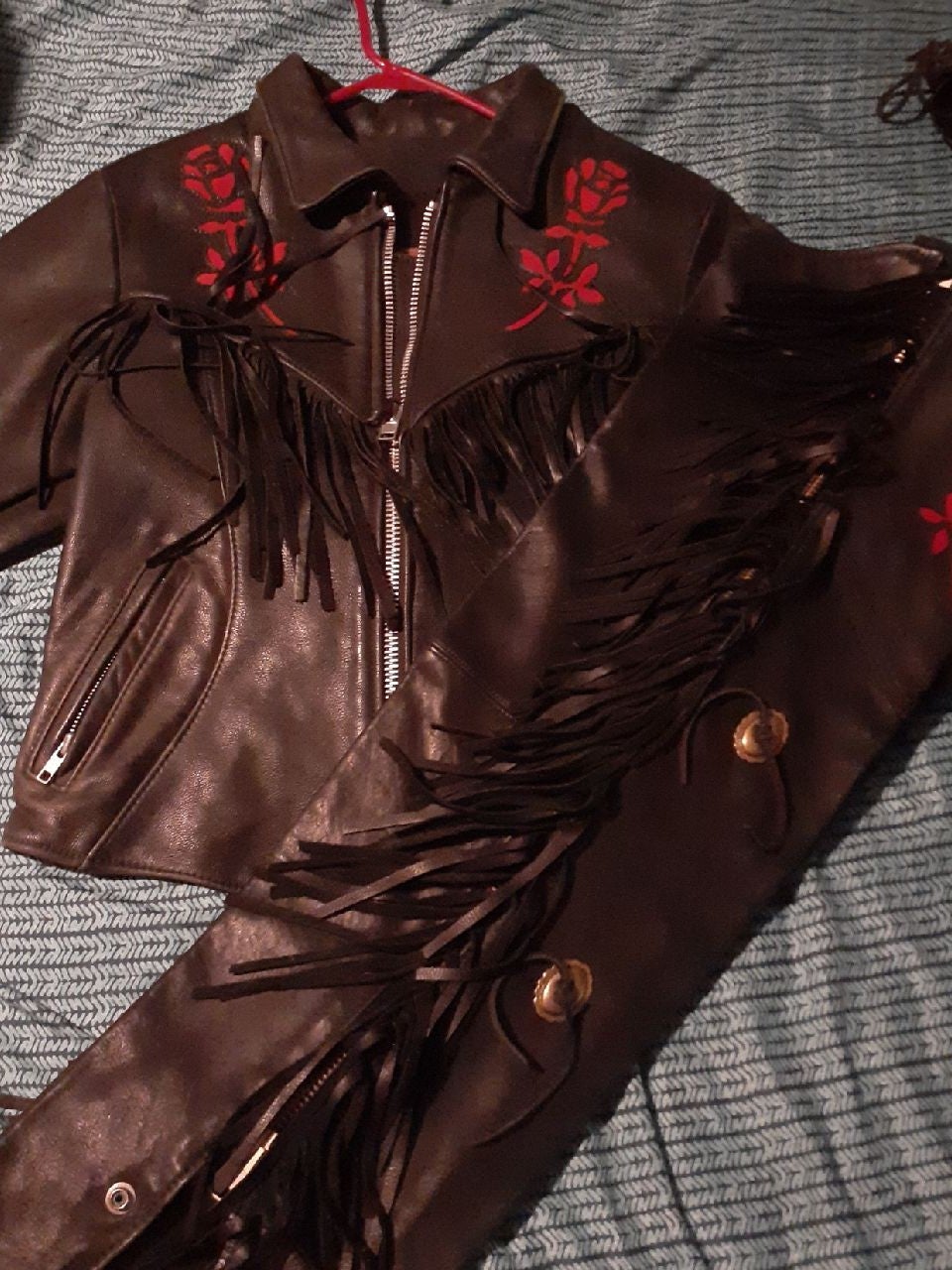 Womens matching leather chaps and riding