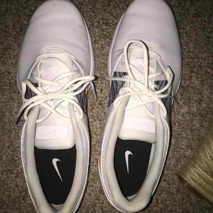 Brand new nike golf shoes