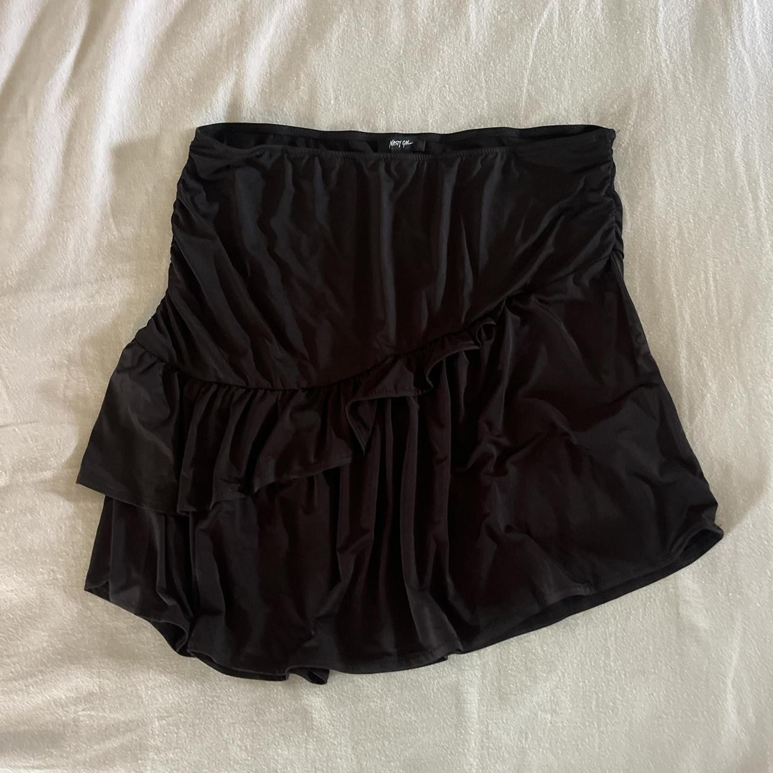 Nasty gal black ruffle mini skirt never worn size 12 / large