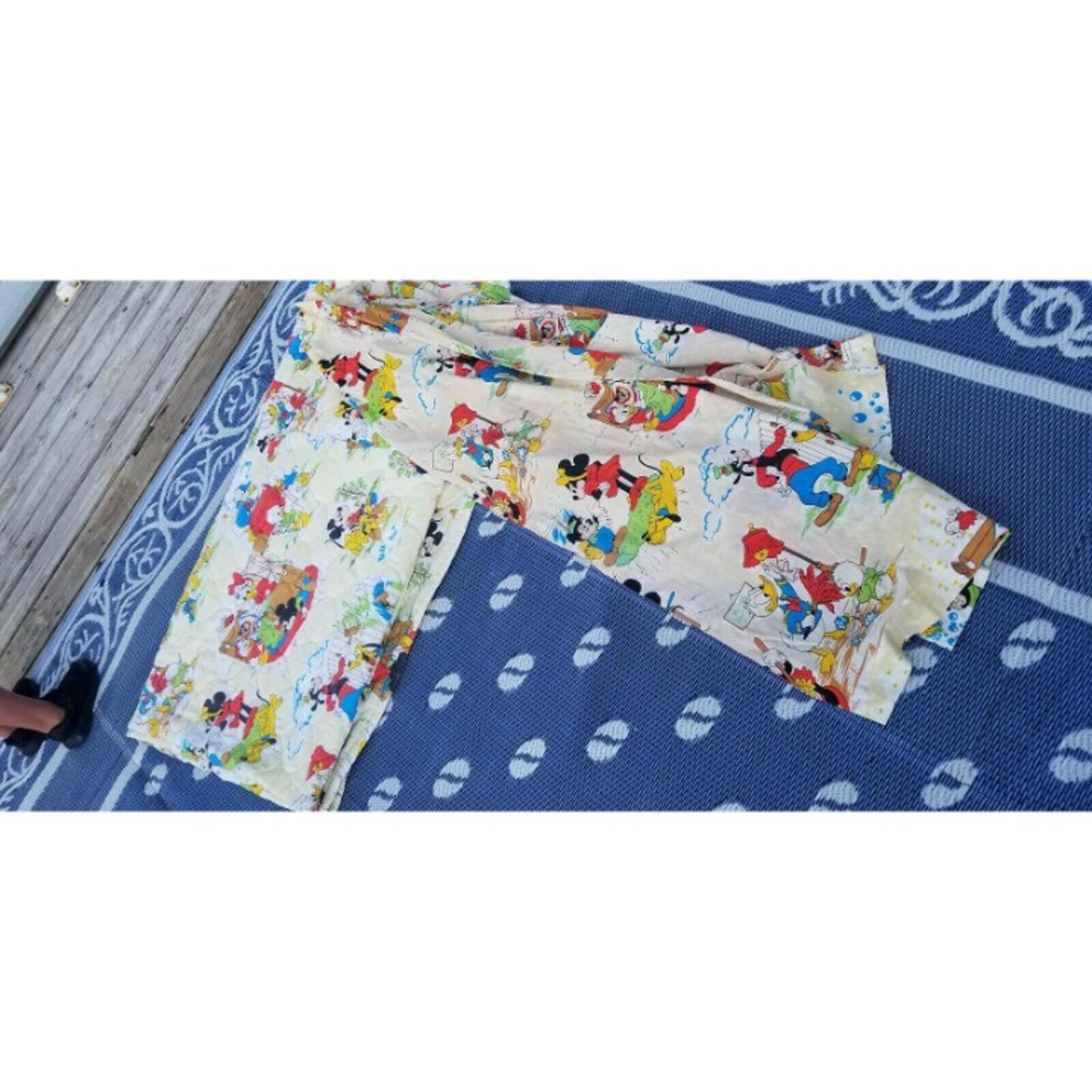 Vntg Full Bed Spread Mickey Mouse Blanke