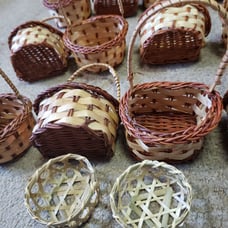 Mini decorations baskets