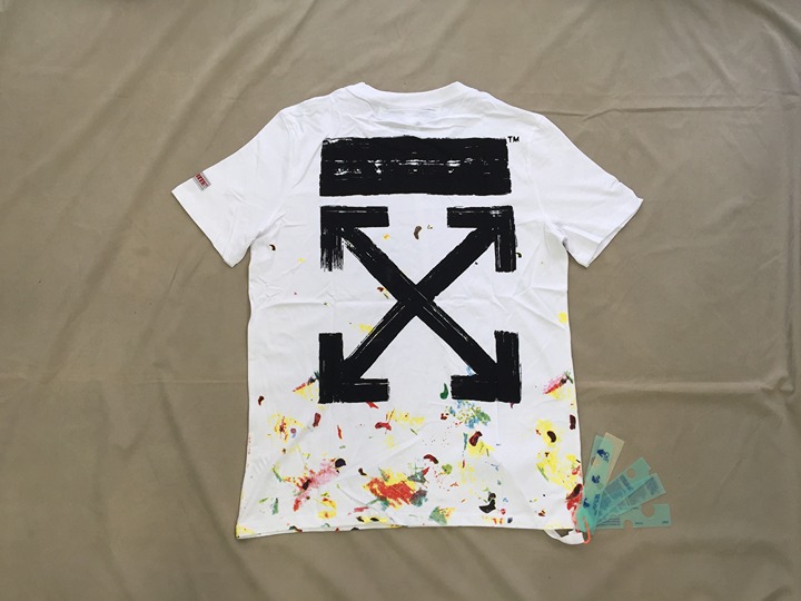 Off-White T-shirt M