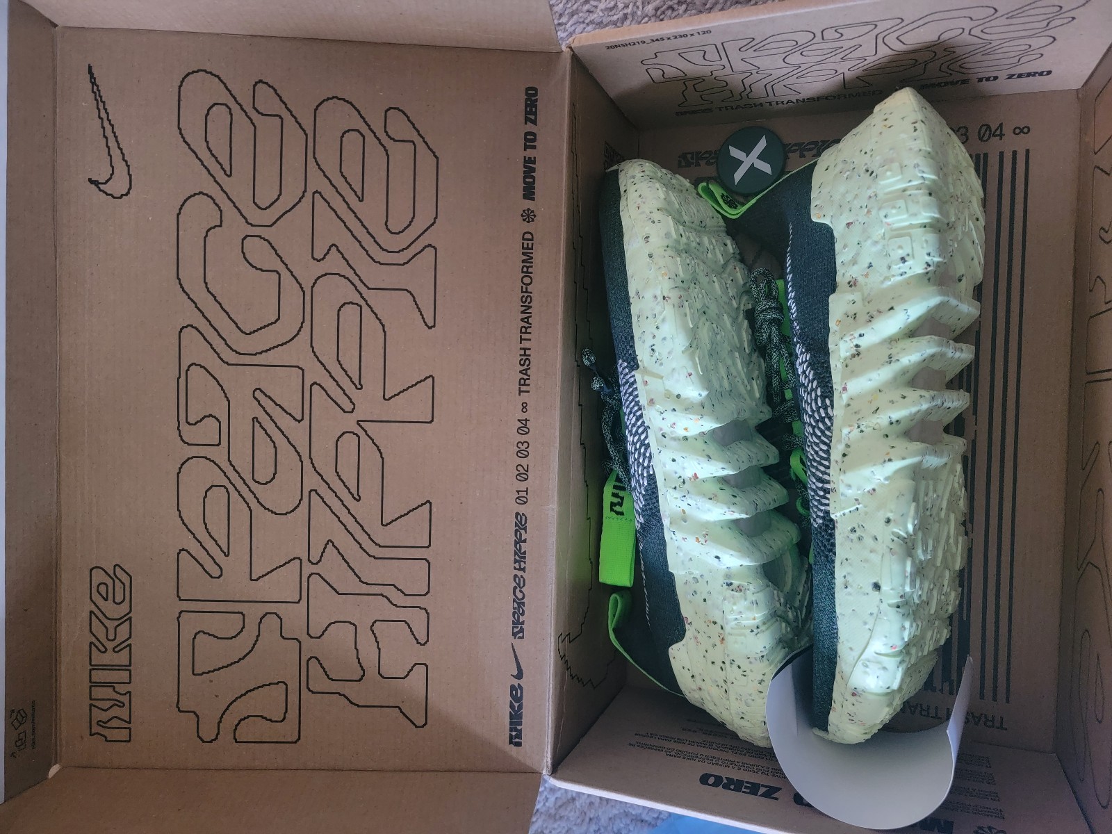 Nike Space Hippie Carbon Green