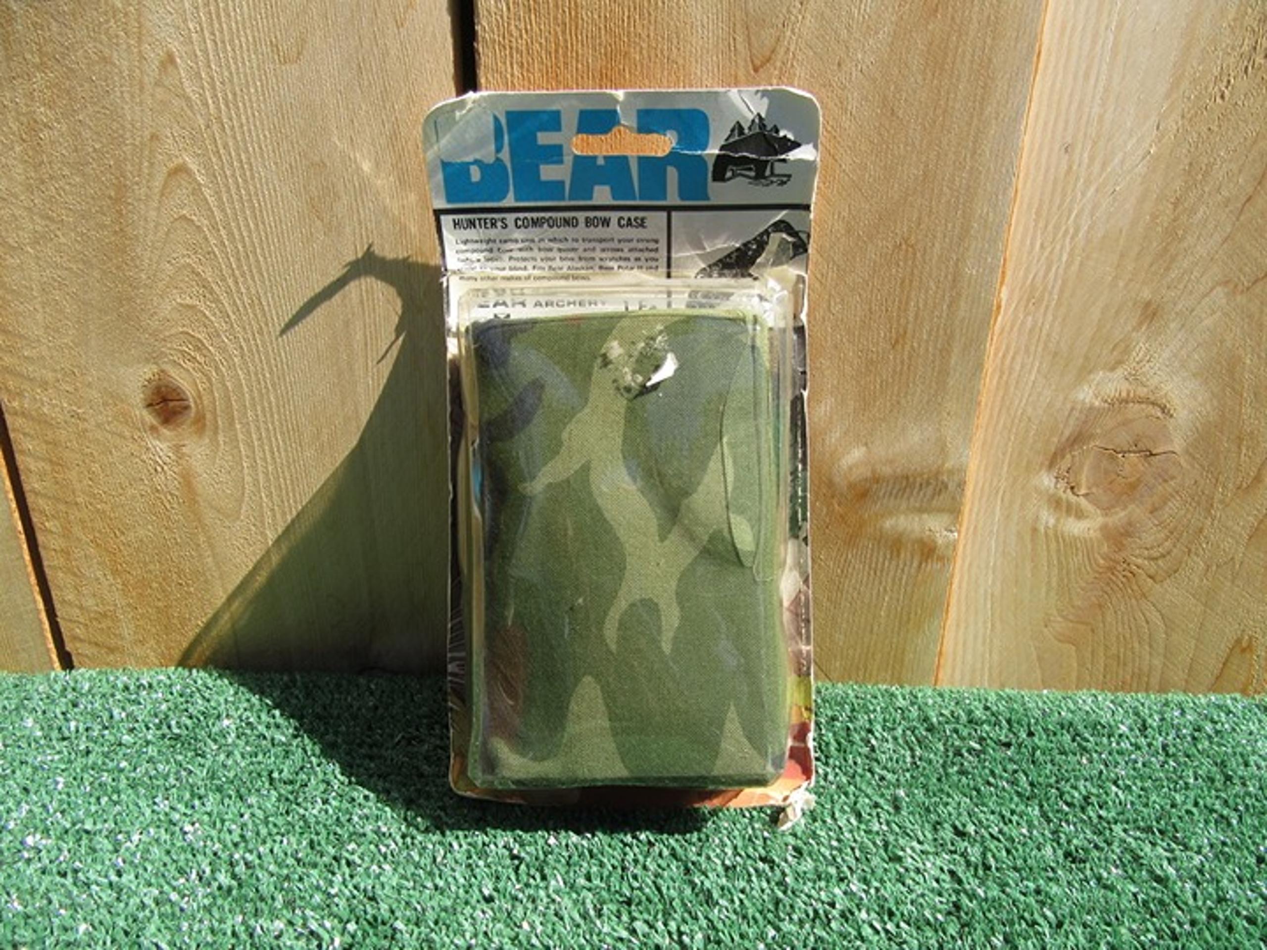 NOS Vintage Bear Archery Hunter's Compound Bow Case Soft Camouflage