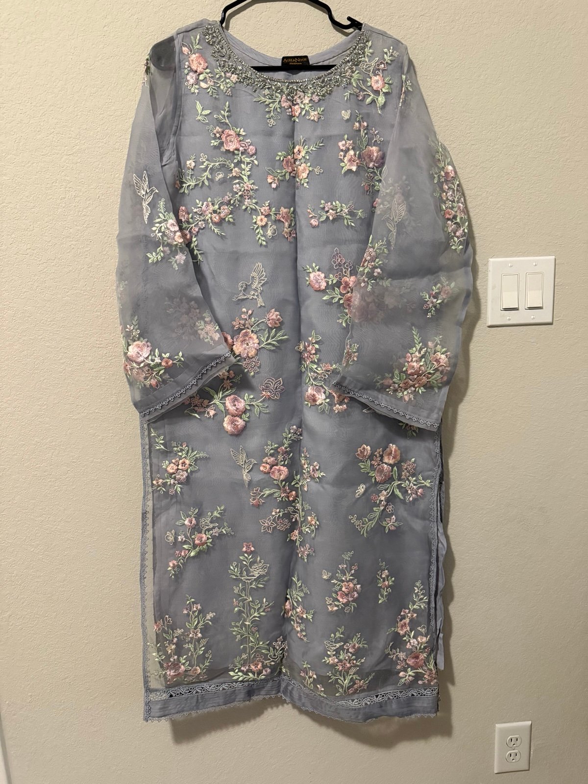 Pakistani Indian Agha Noor Outfit Shalwar Kameez Size Mediu Eid Bollywood Diwali