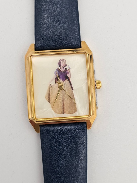 Disneyland Snow White Lladró Special Event Watch with Mother Pearl